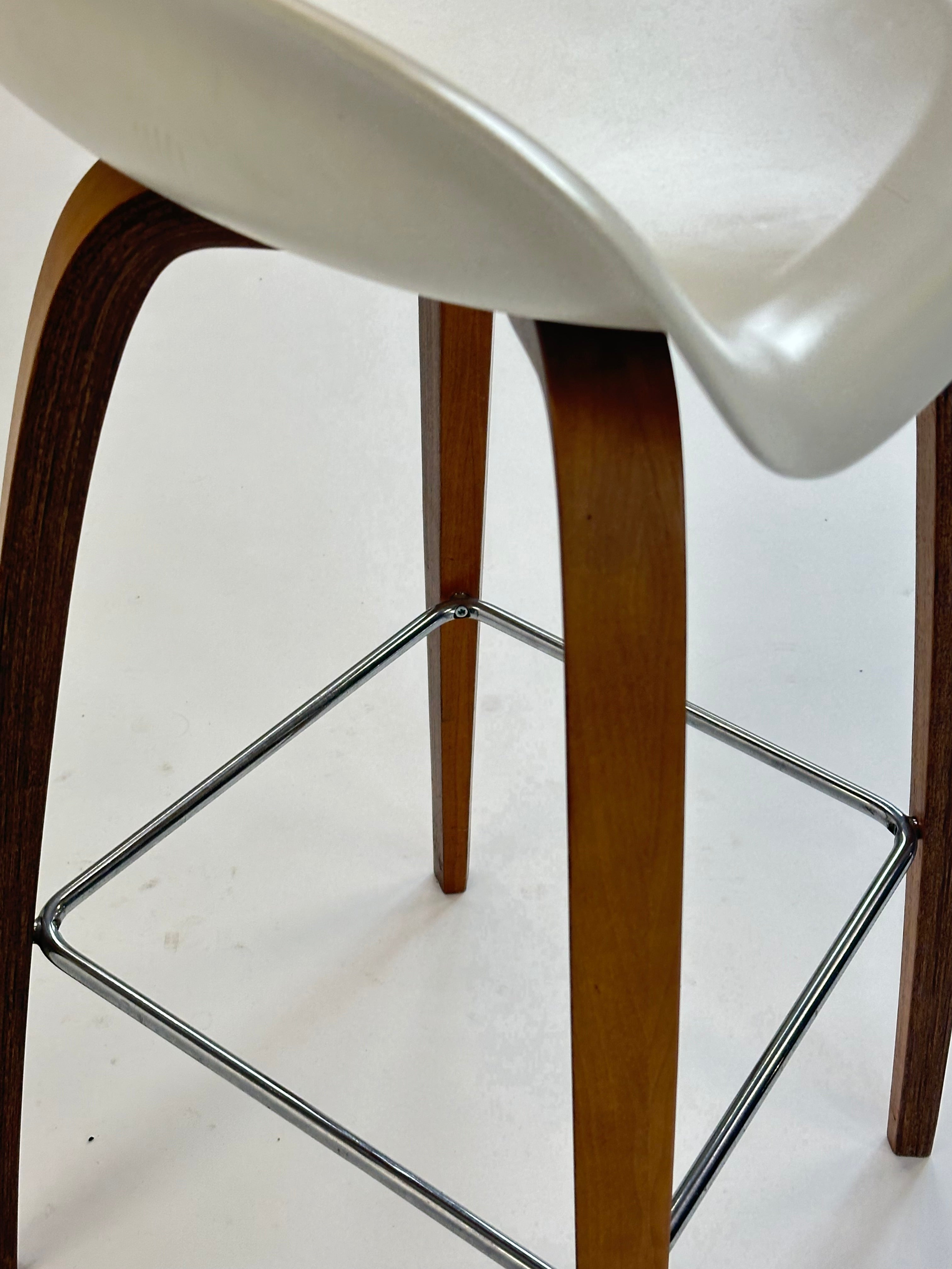 GUBI | 3D Bar Stool (Hvid)