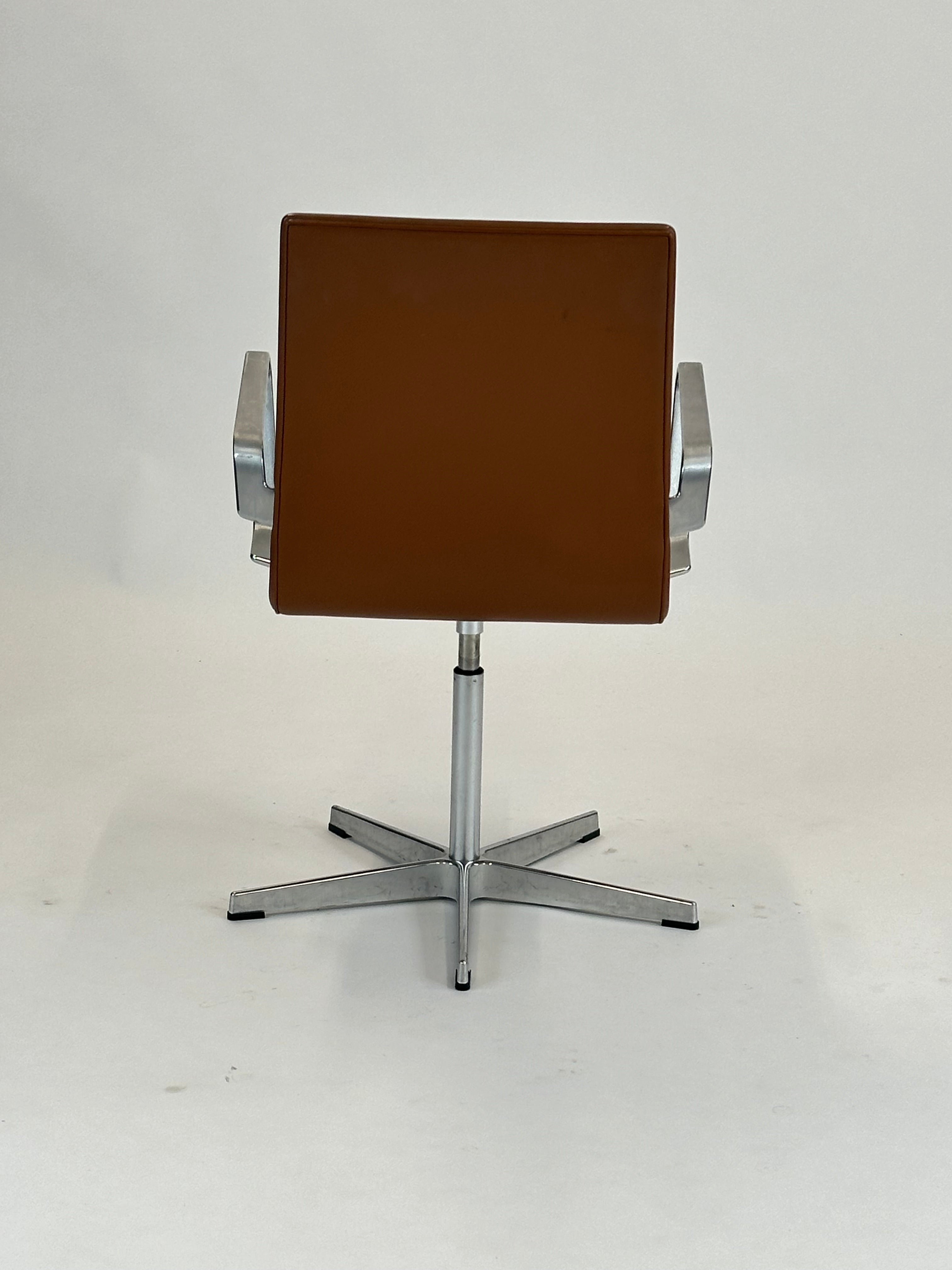 Oxford 3271T Mødestol - Fritz Hansen