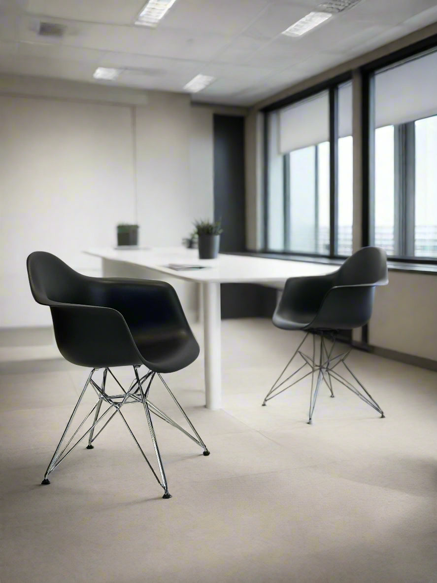 Vitra Eames Plastic Armchair DAR (Sort)