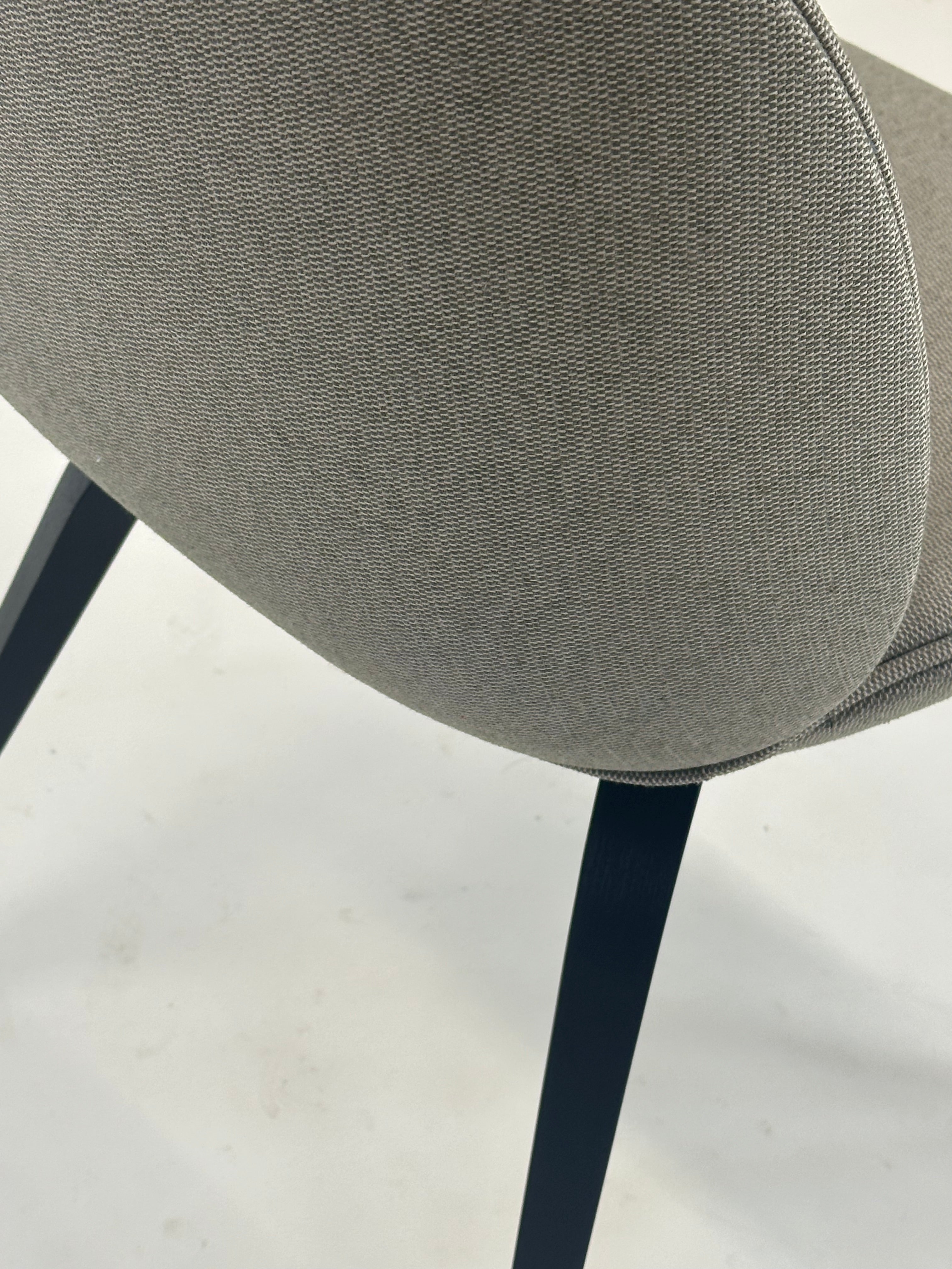 GUBI | Beetle Chair (Lysegrå)