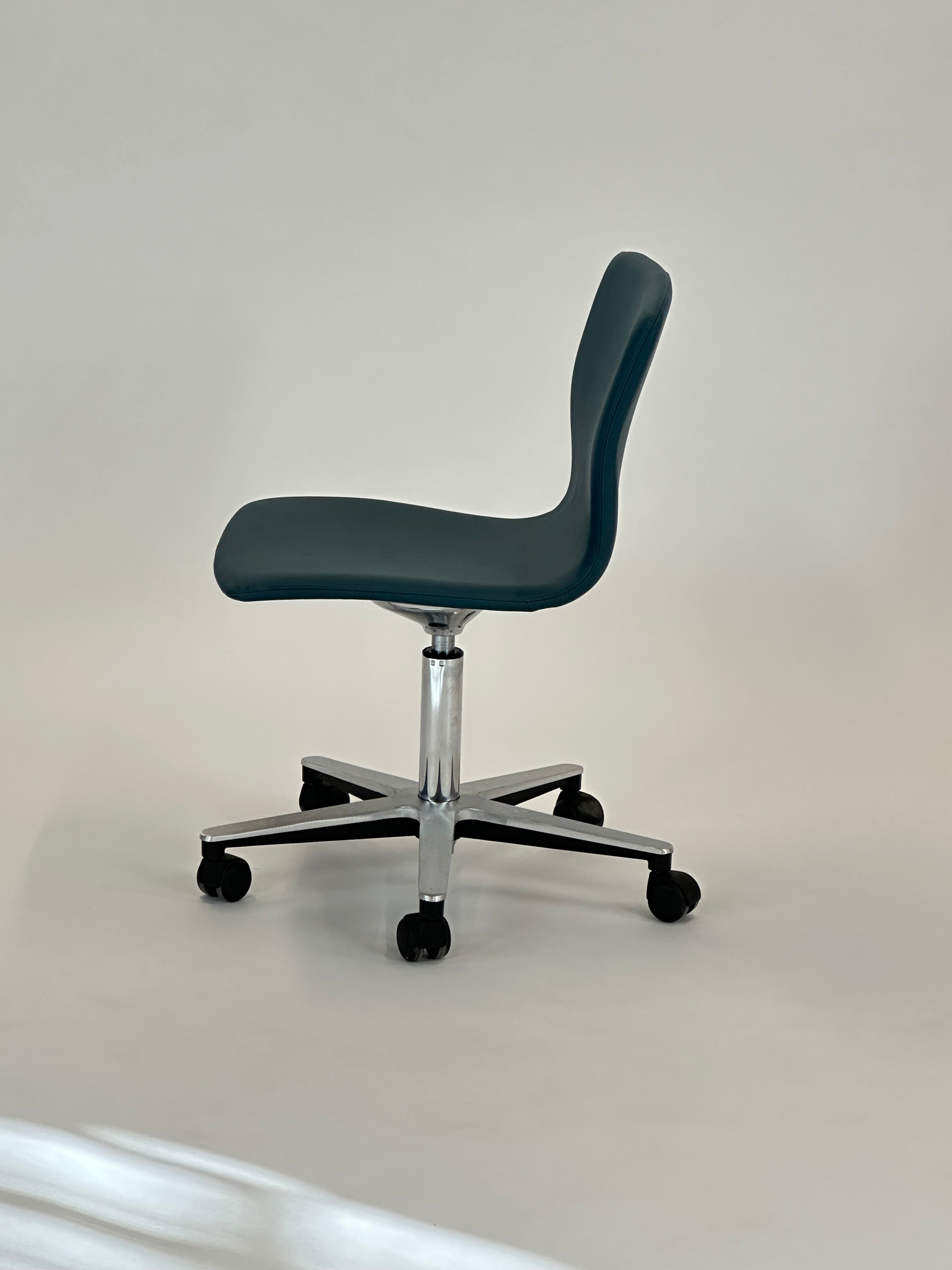 Butterfly swivel fra Magnus Olesen (Petrol)