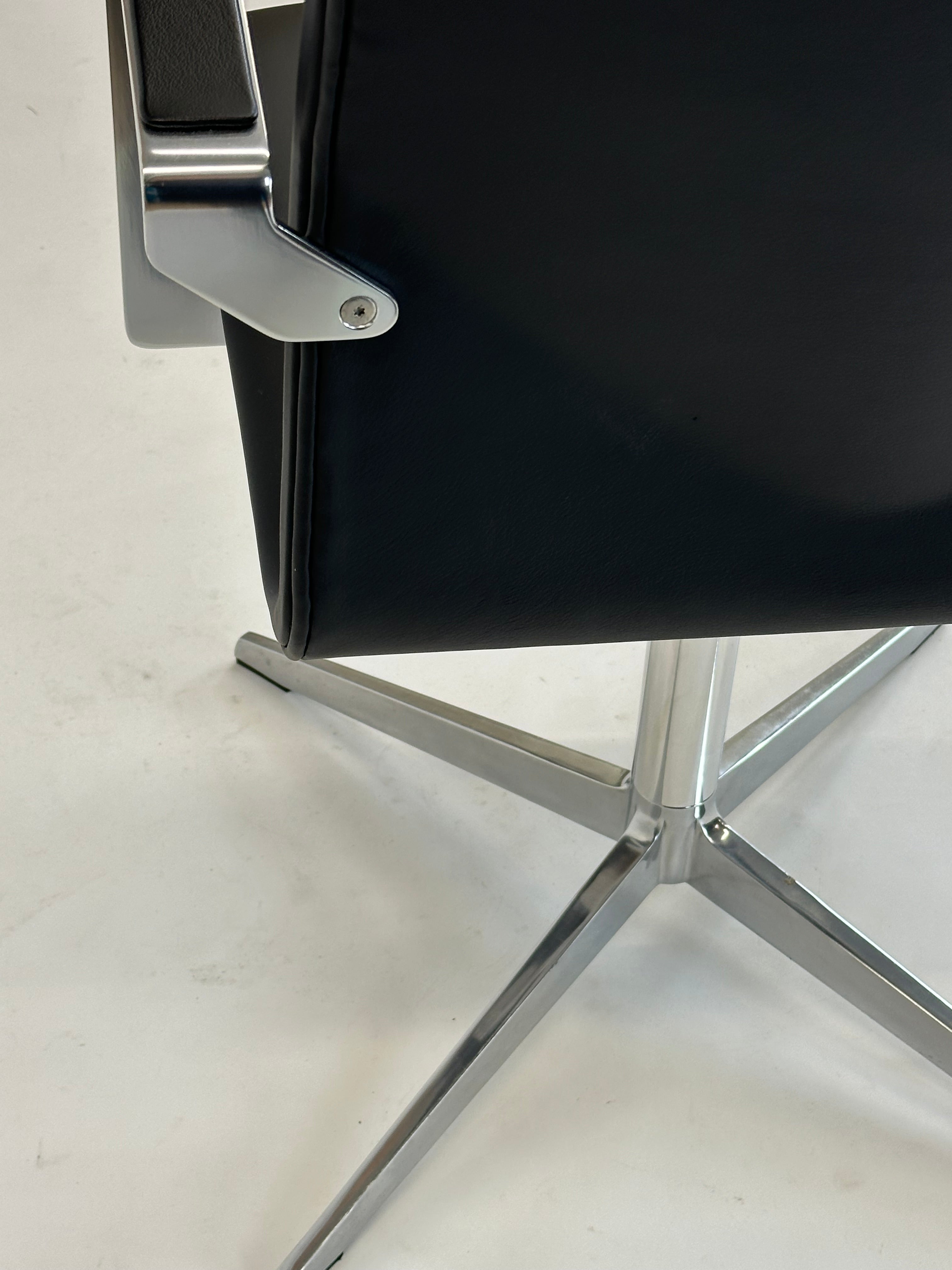 Four Design - 4-Cast® XL Mødestol