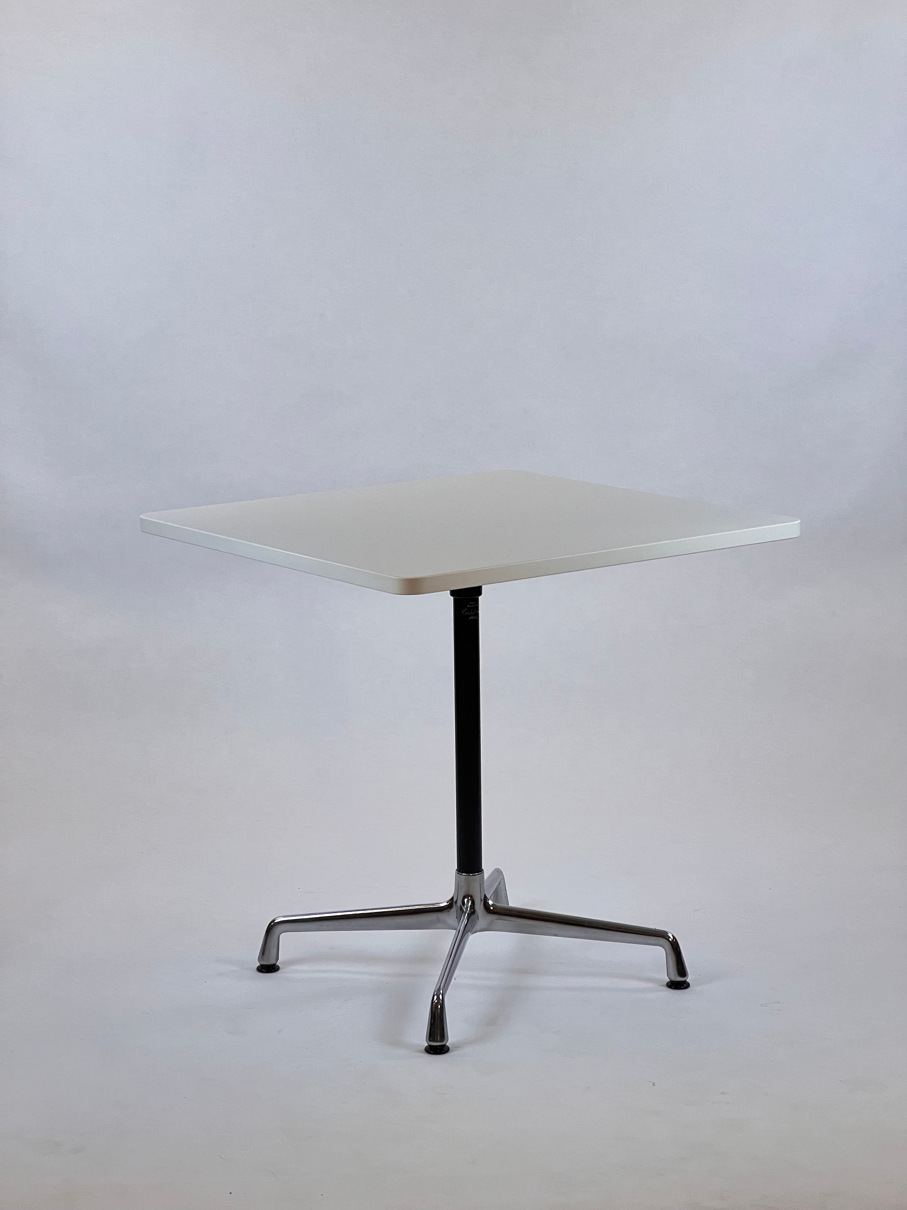 Vitra Charles Eames cafebord