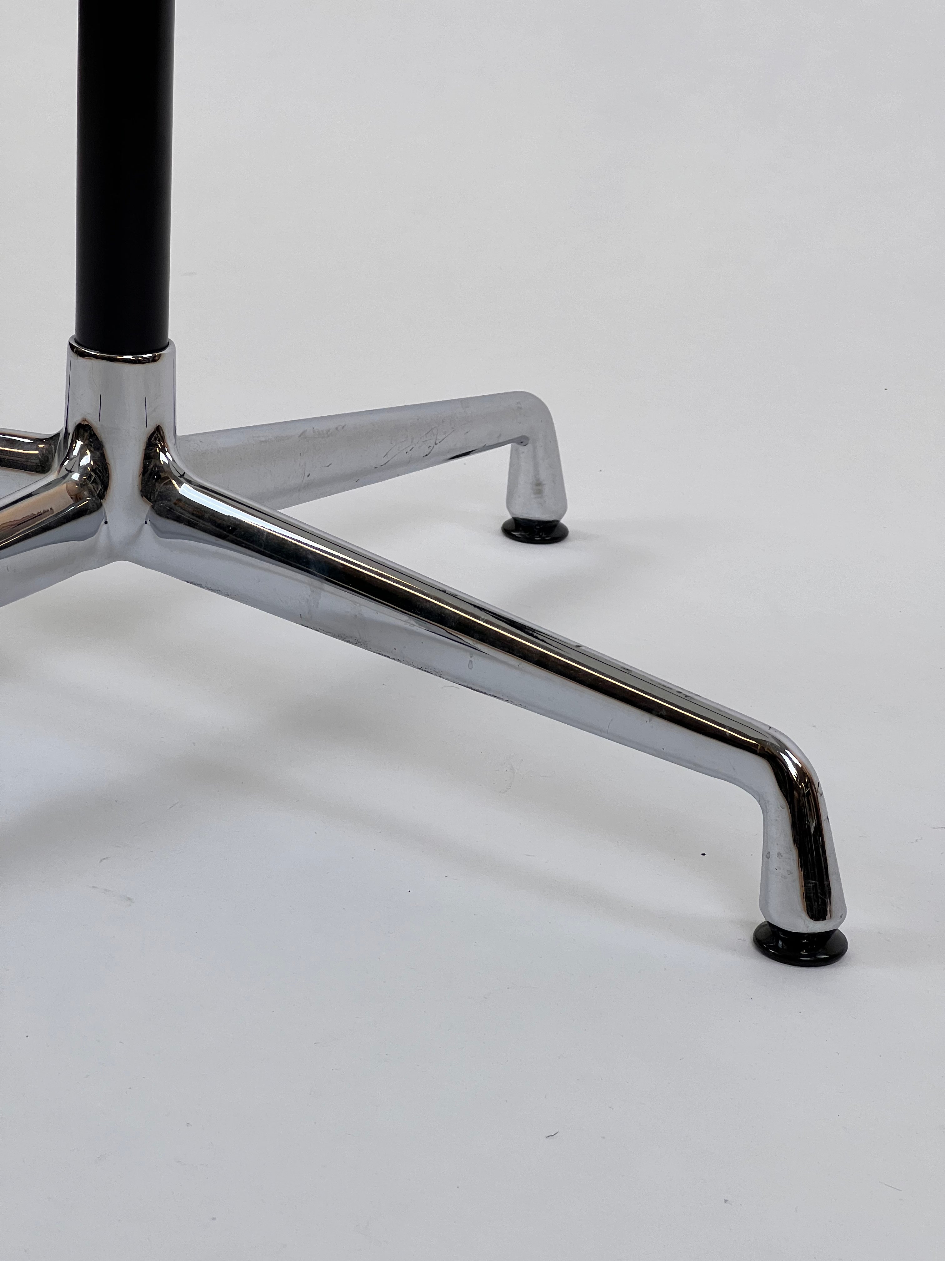 Vitra Charles Eames cafebord