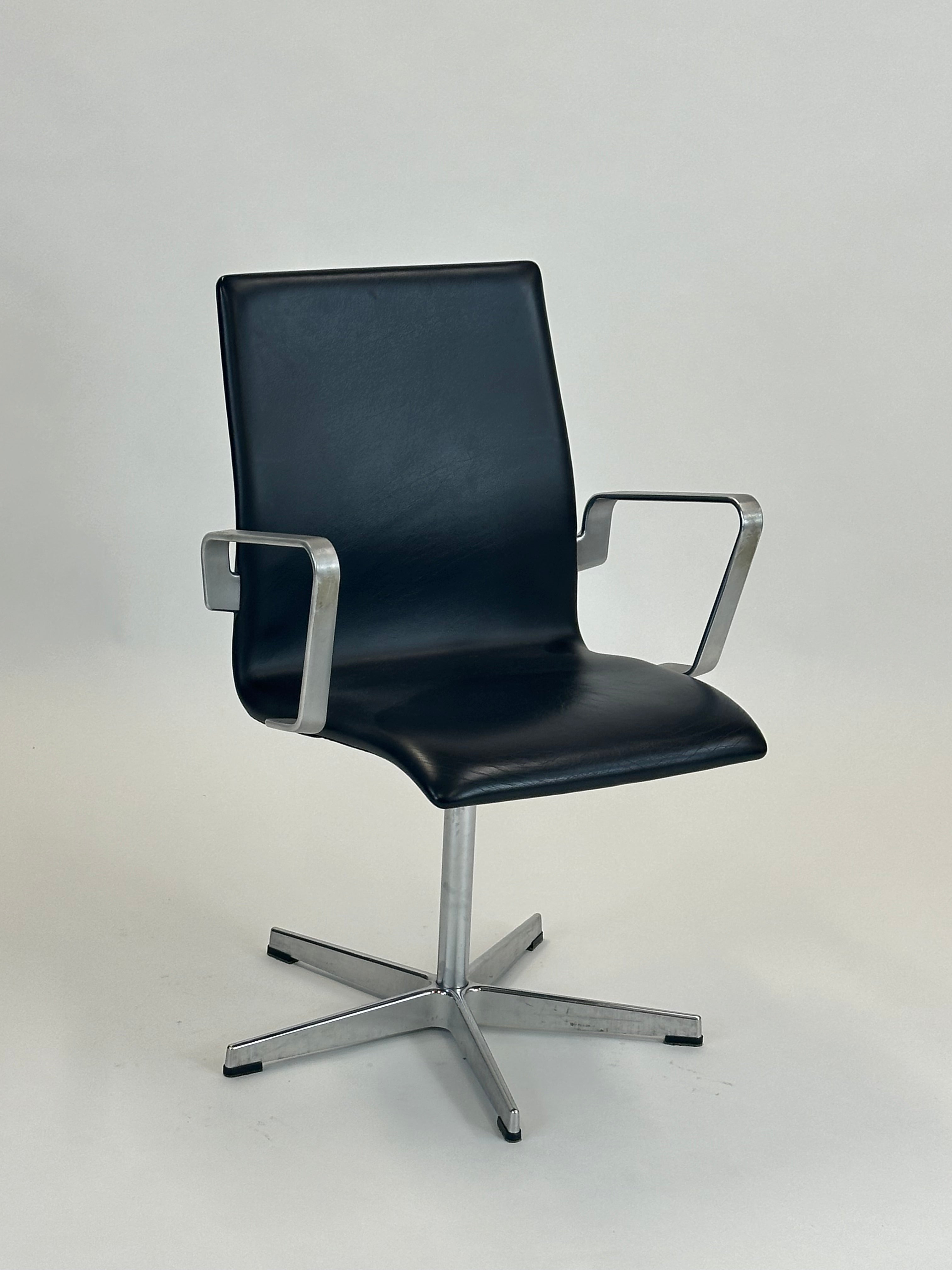 Oxford 3271T Mødestol - Fritz Hansen (Sort)