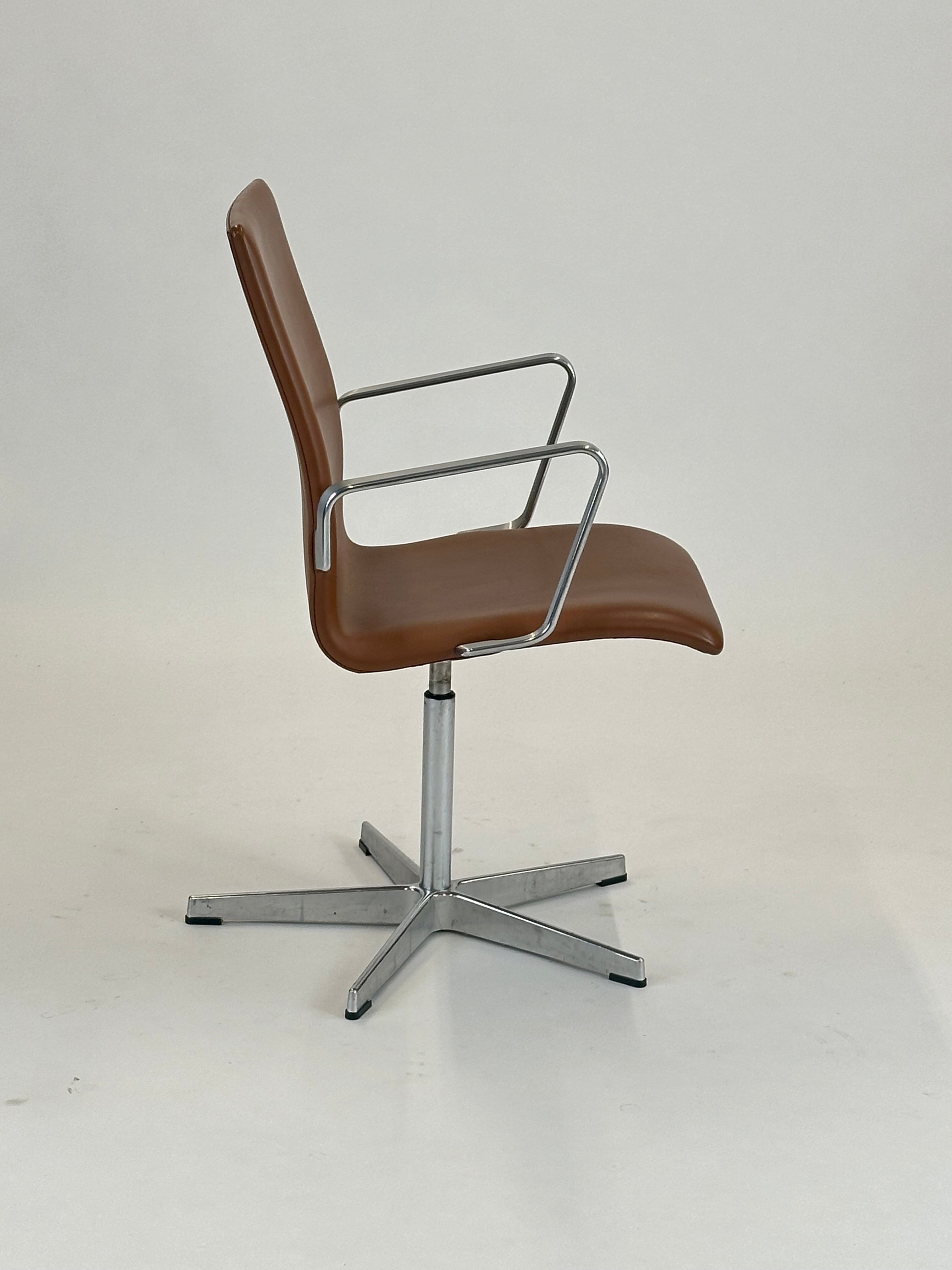 Oxford 3271T Mødestol - Fritz Hansen