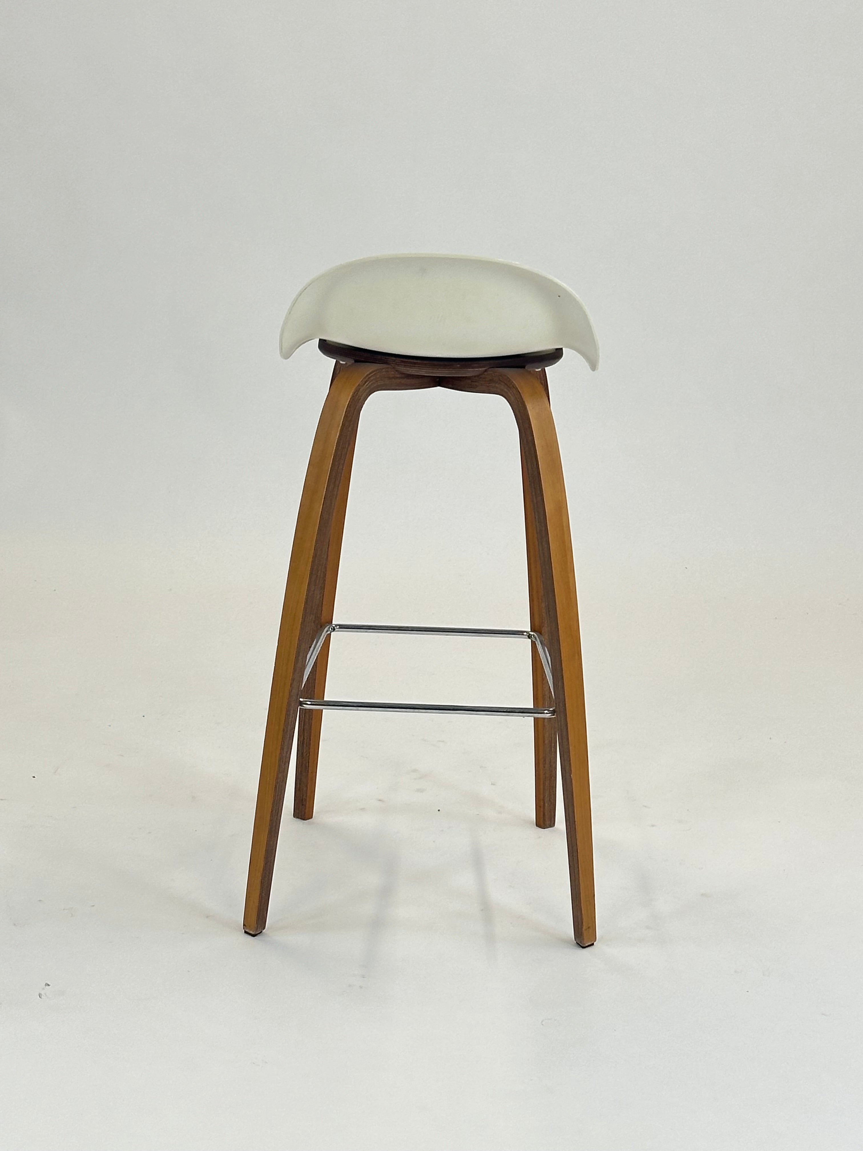 GUBI | 3D Bar Stool (Hvid)