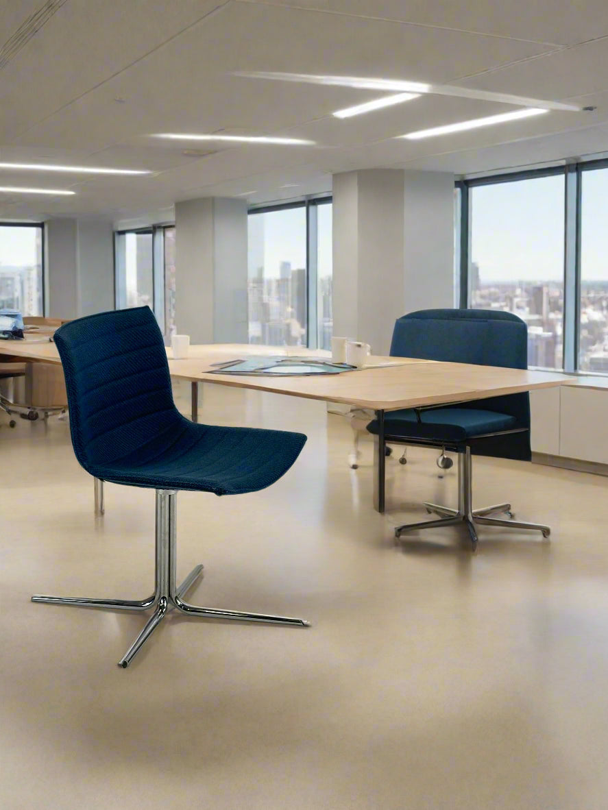 Arper Catifa 46 Mødestol (Mørkeblå)