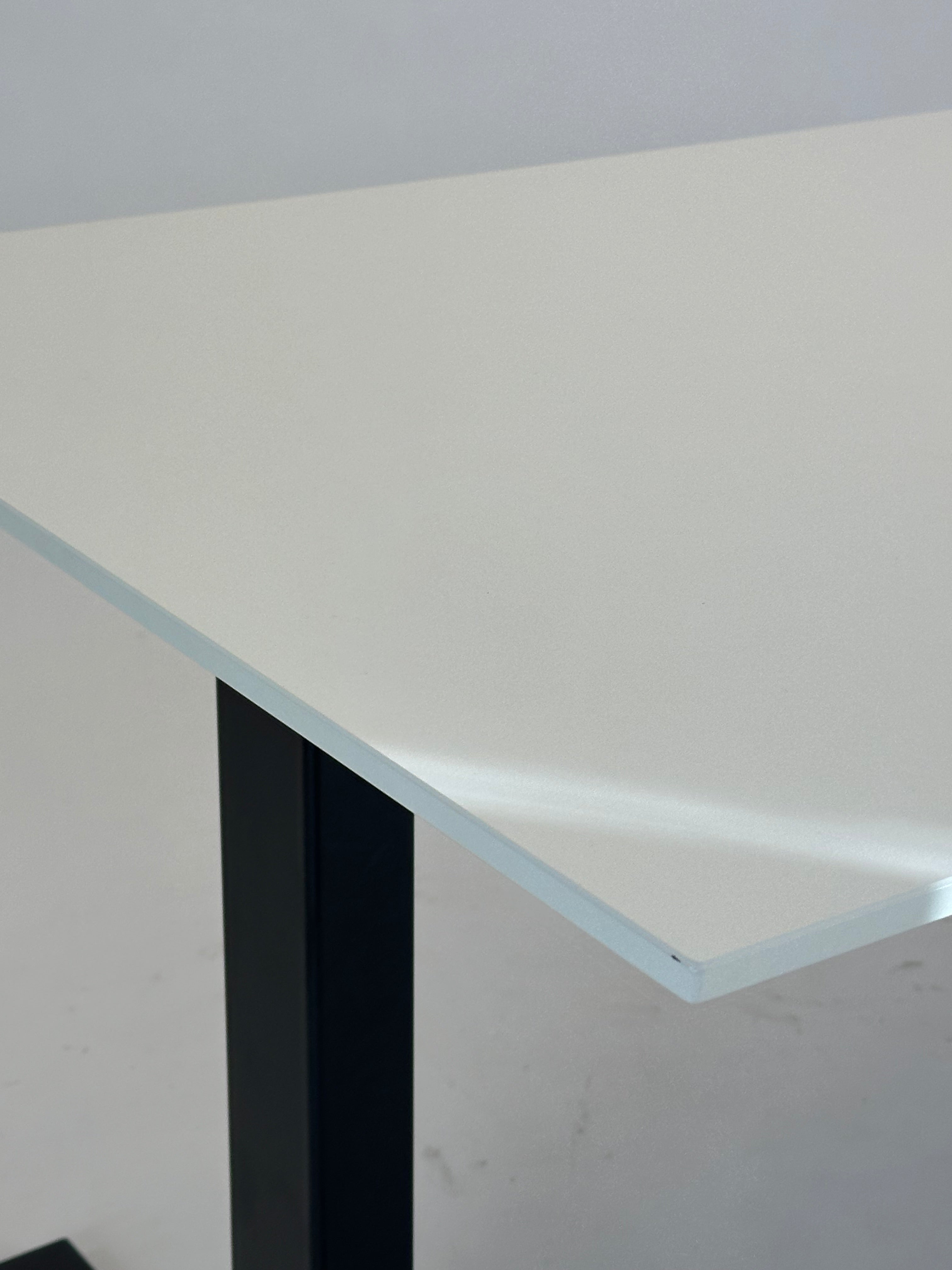 Hæve-/sænkebord 140x80 (m. faset kant) - Linak