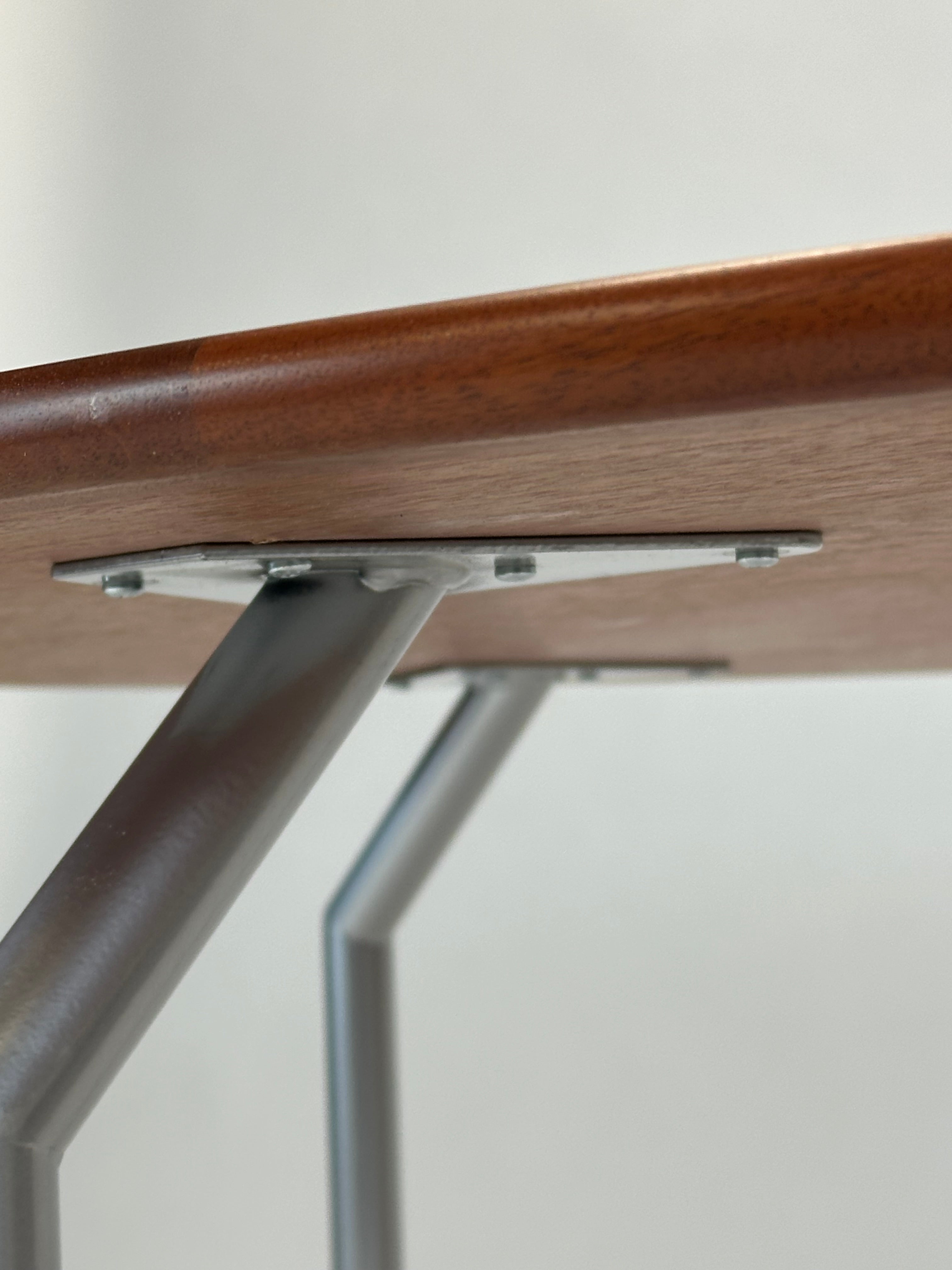 Elegant Mahogni bord fra Magnus Olesen