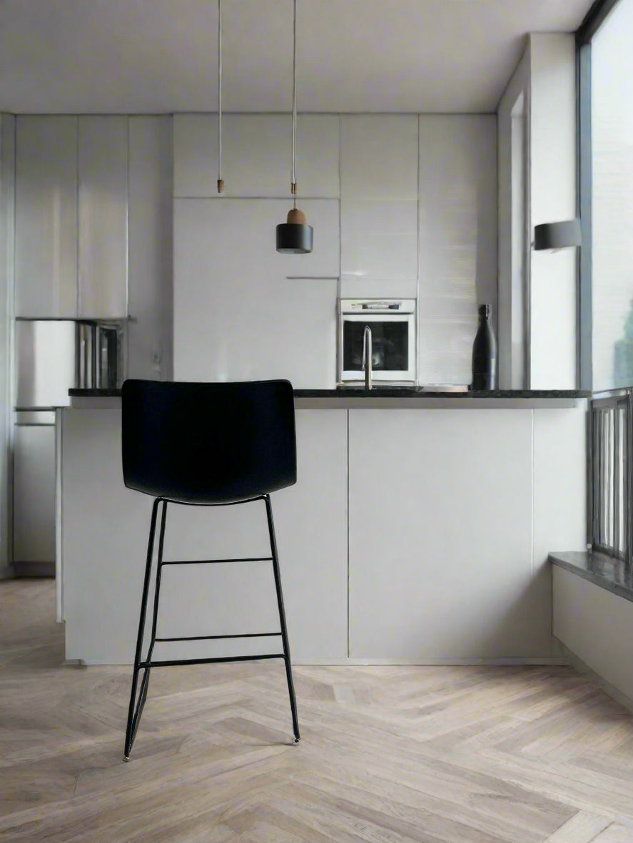 Pato Sledge Barstool (Sort) fra Fredericia Furniture