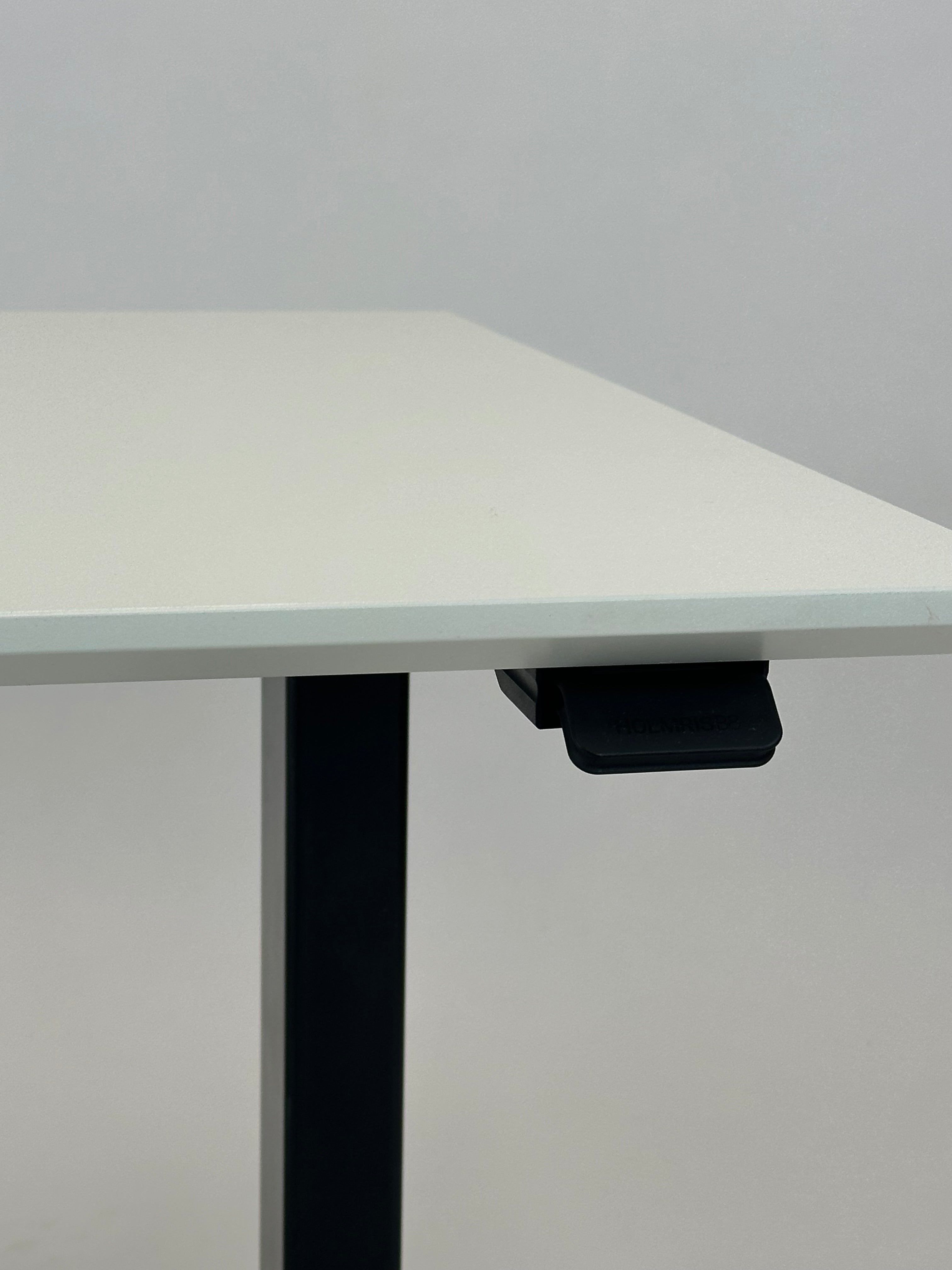 Hæve-/sænkebord 140x80 (m. faset kant) - Linak