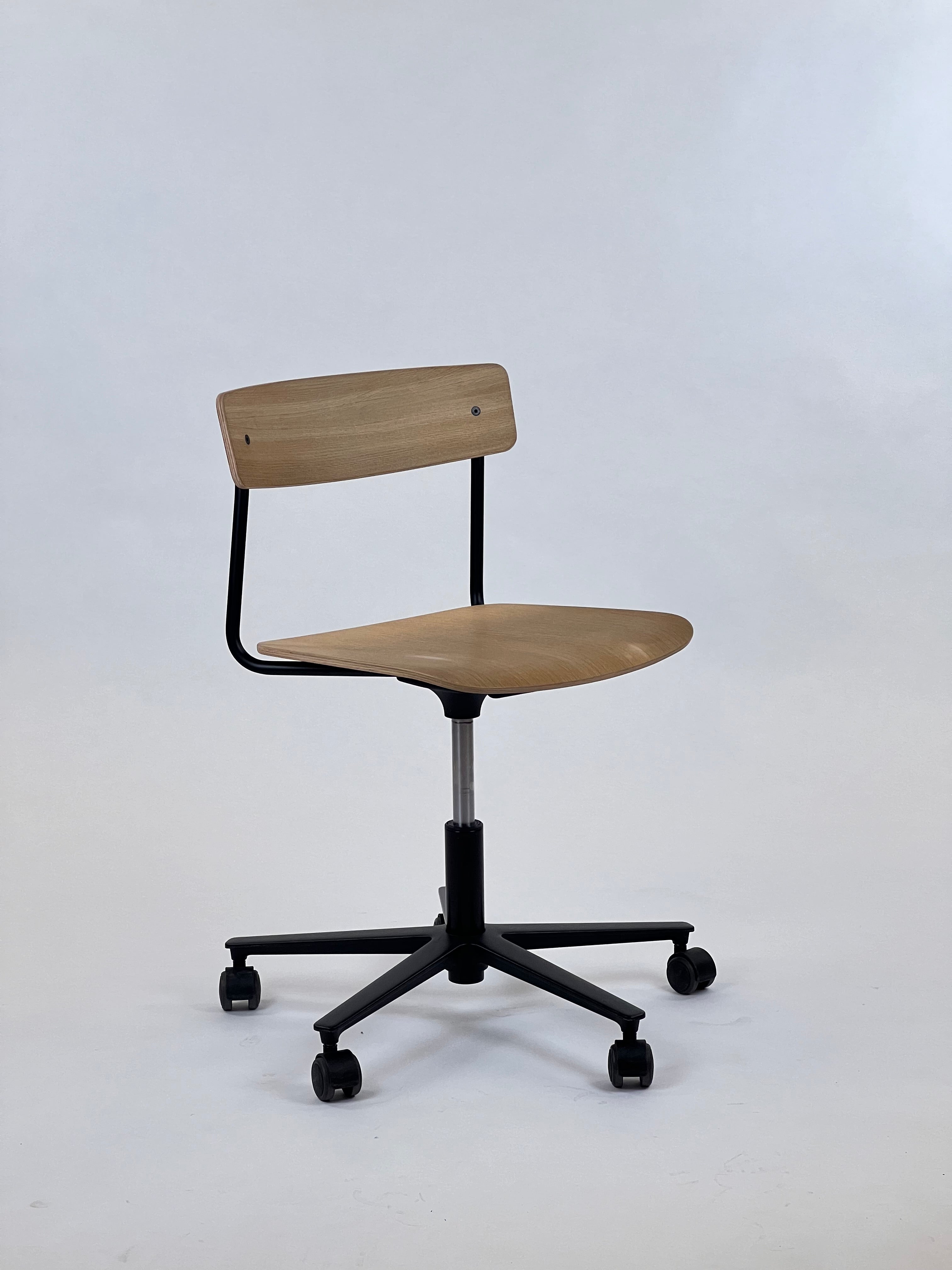 Cross Task Chair