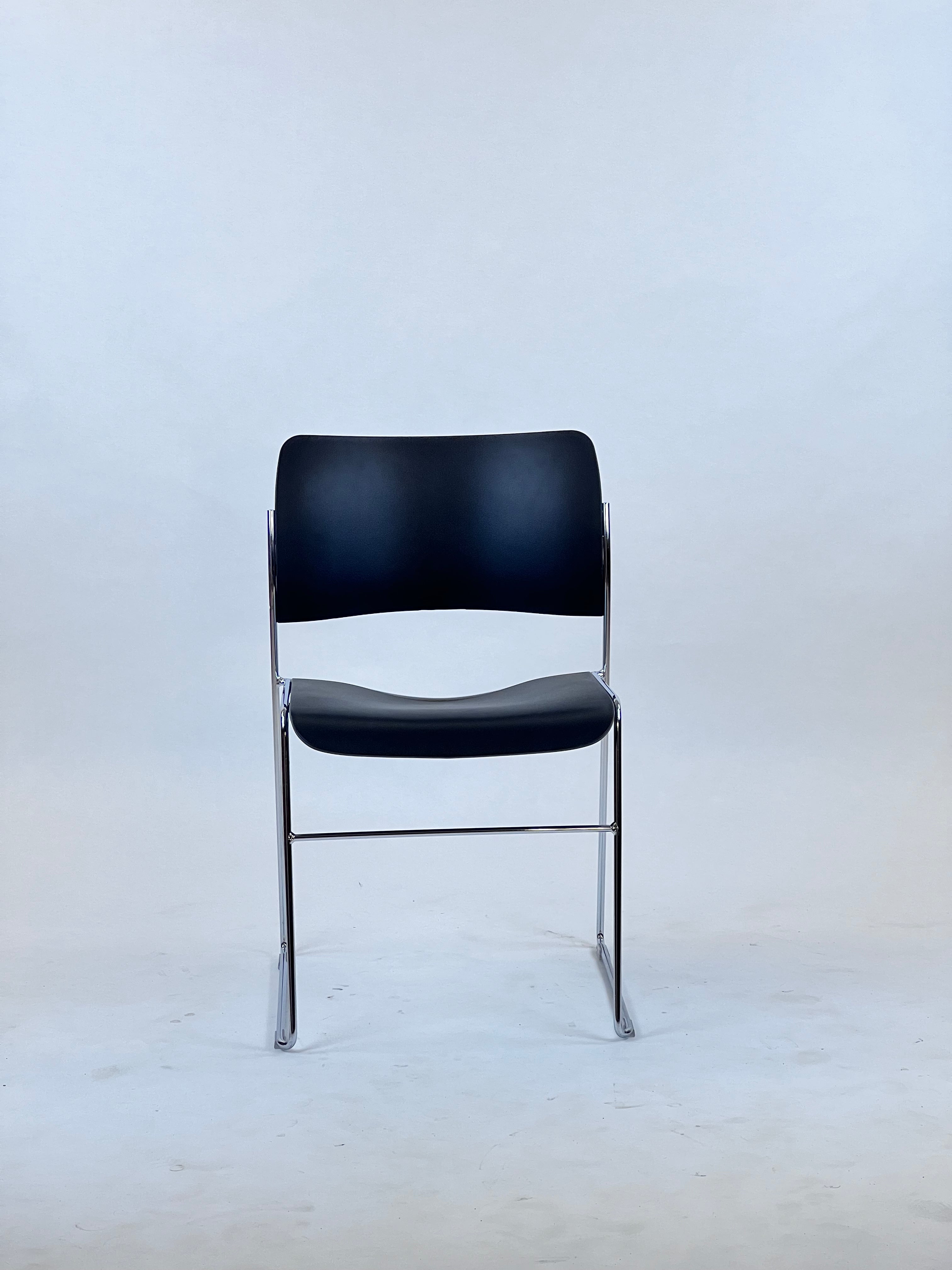 Contemporary visitor chair 40/4
