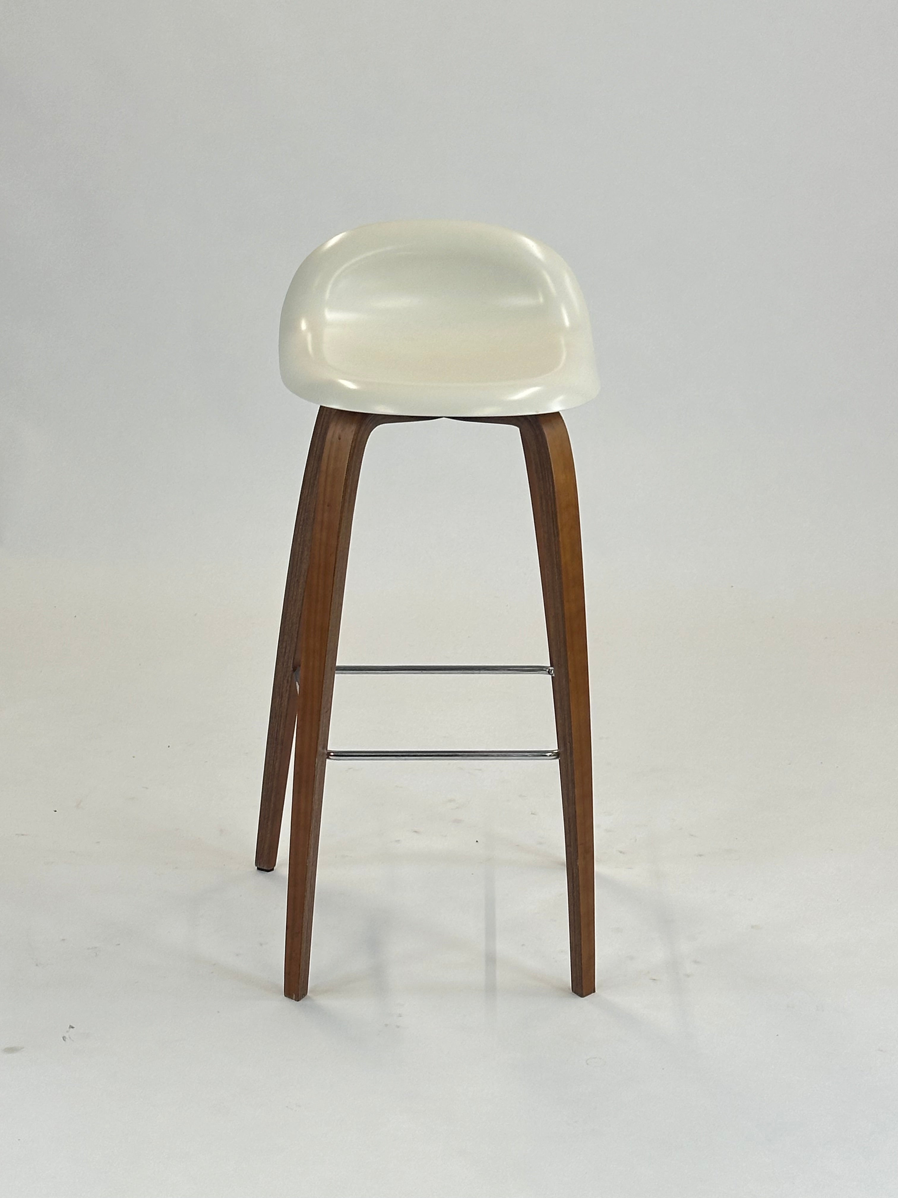 GUBI | 3D Bar Stool (Hvid)