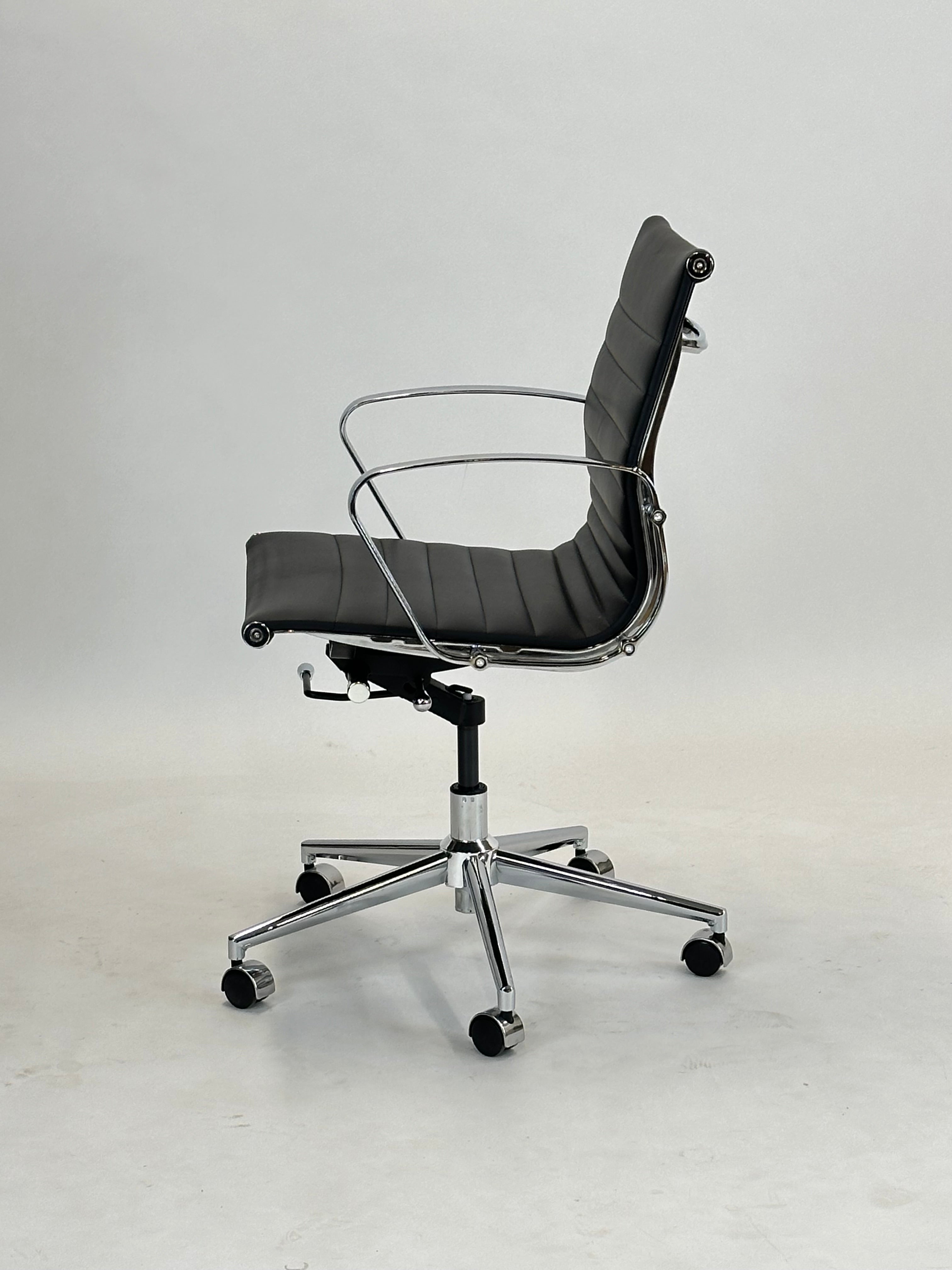 Elegant Sort Kontorstol