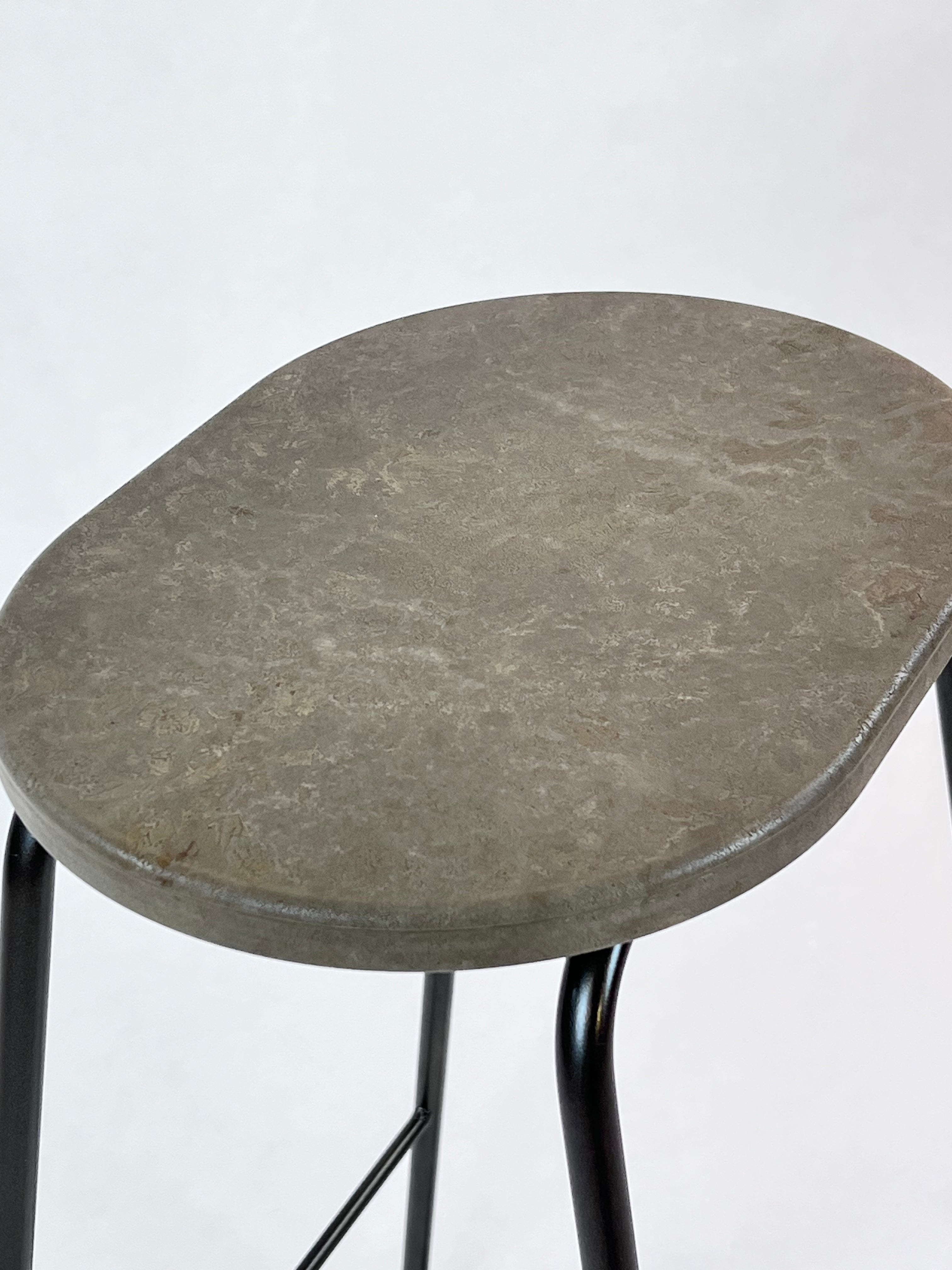 Earth Stool af Eva Harlou - Coffee Waste Dark