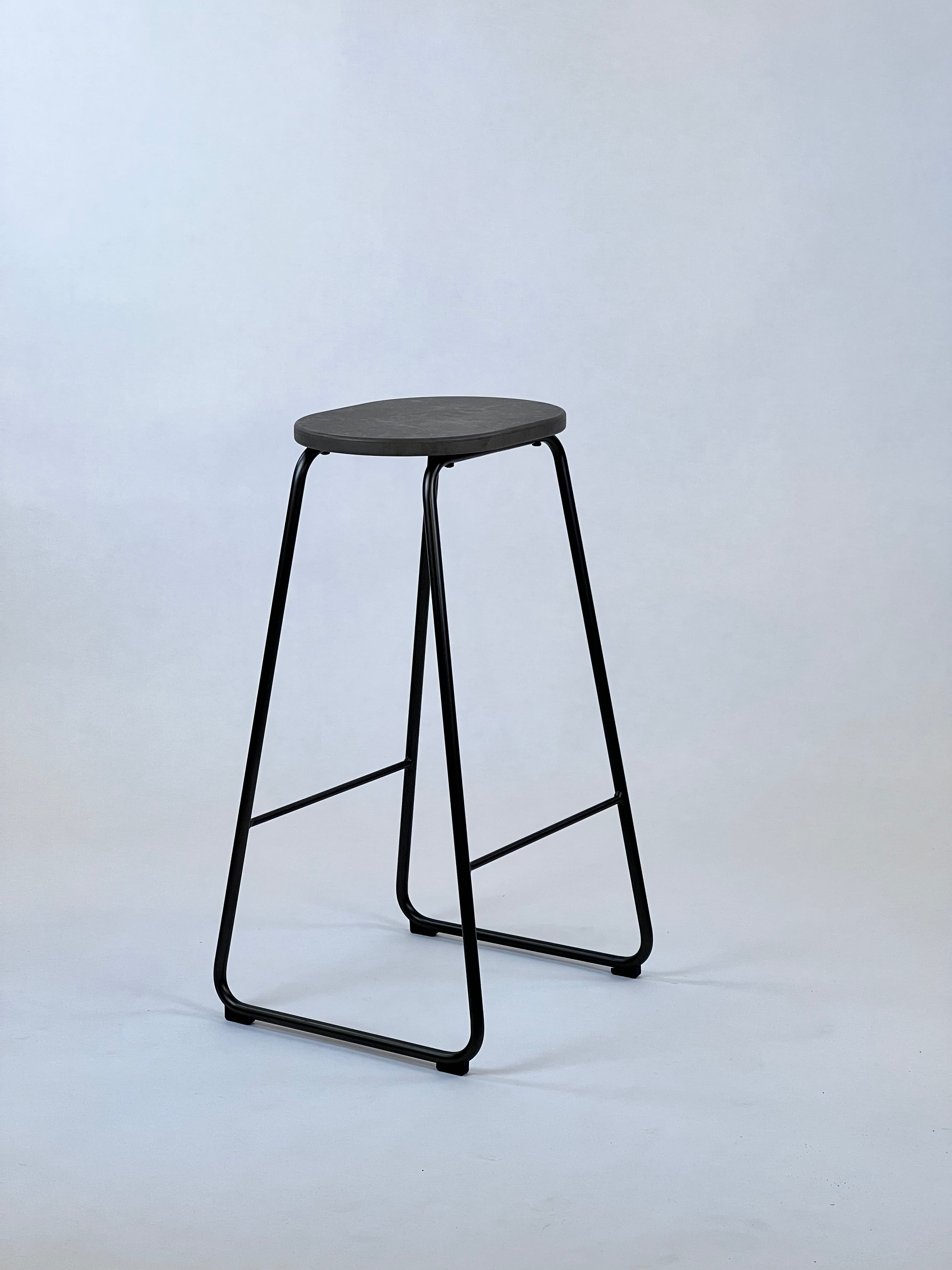 Earth Stool af Eva Harlou - Coffee Waste Dark