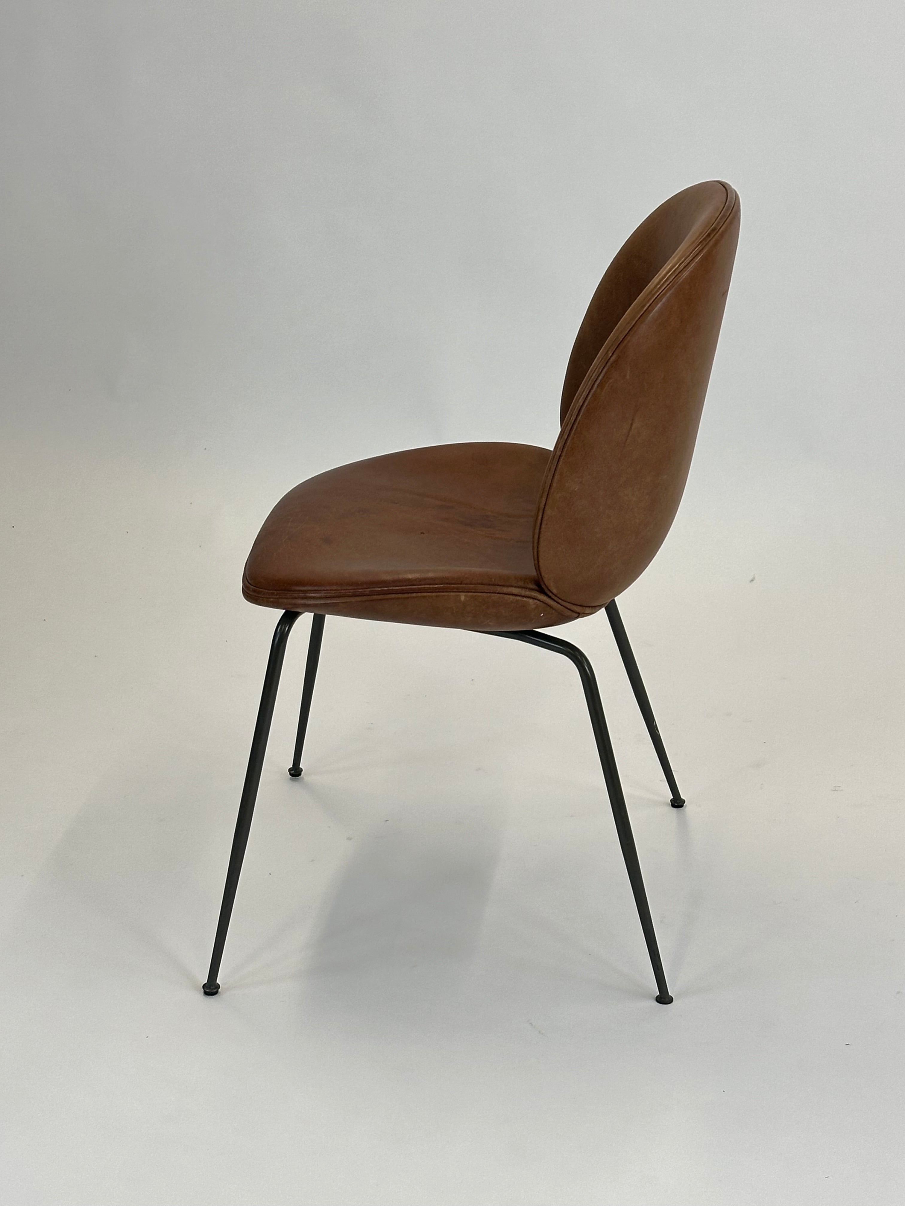 GUBI | Beetle Chair (Brun)