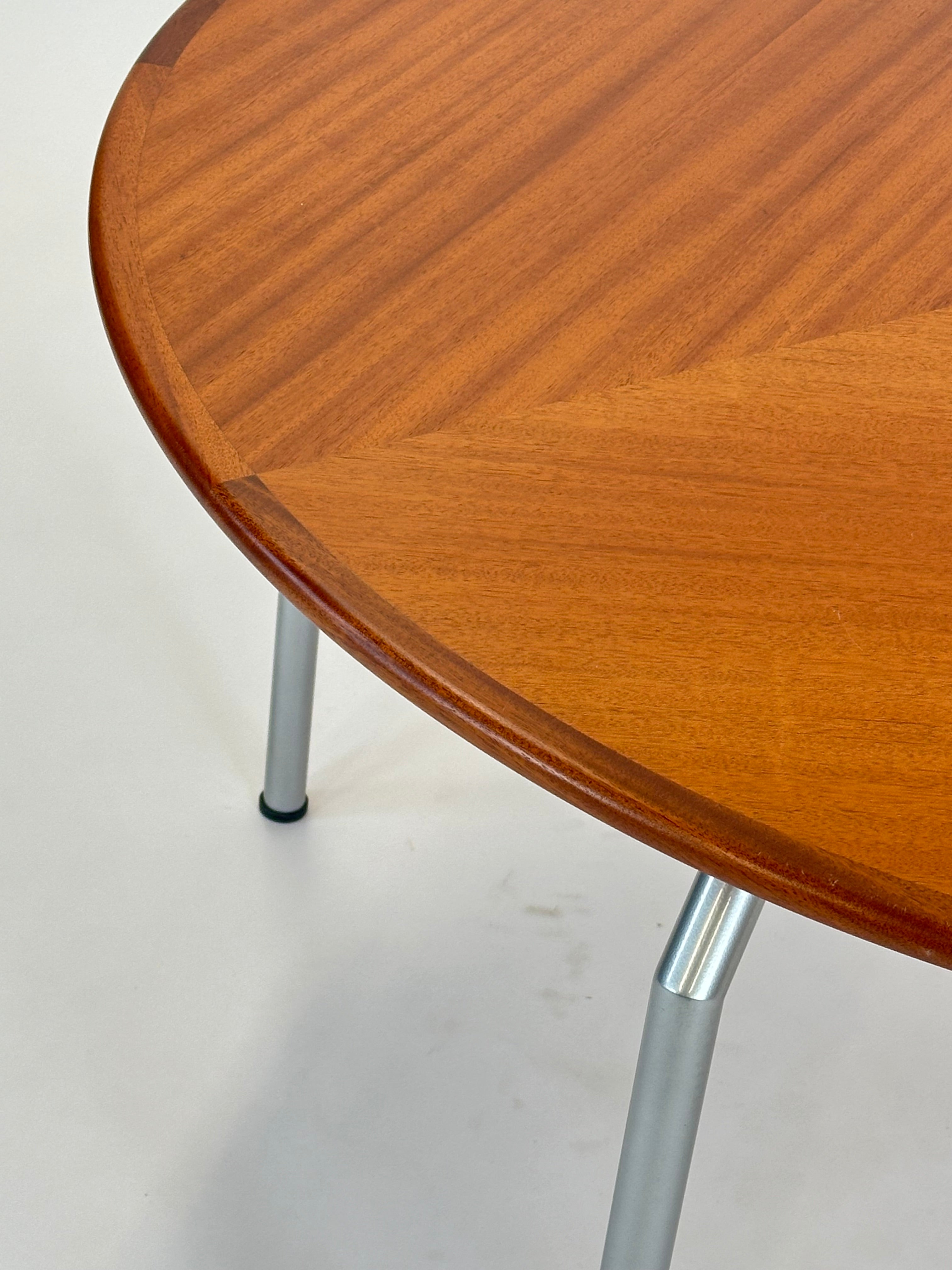 Elegant Mahogni bord fra Magnus Olesen