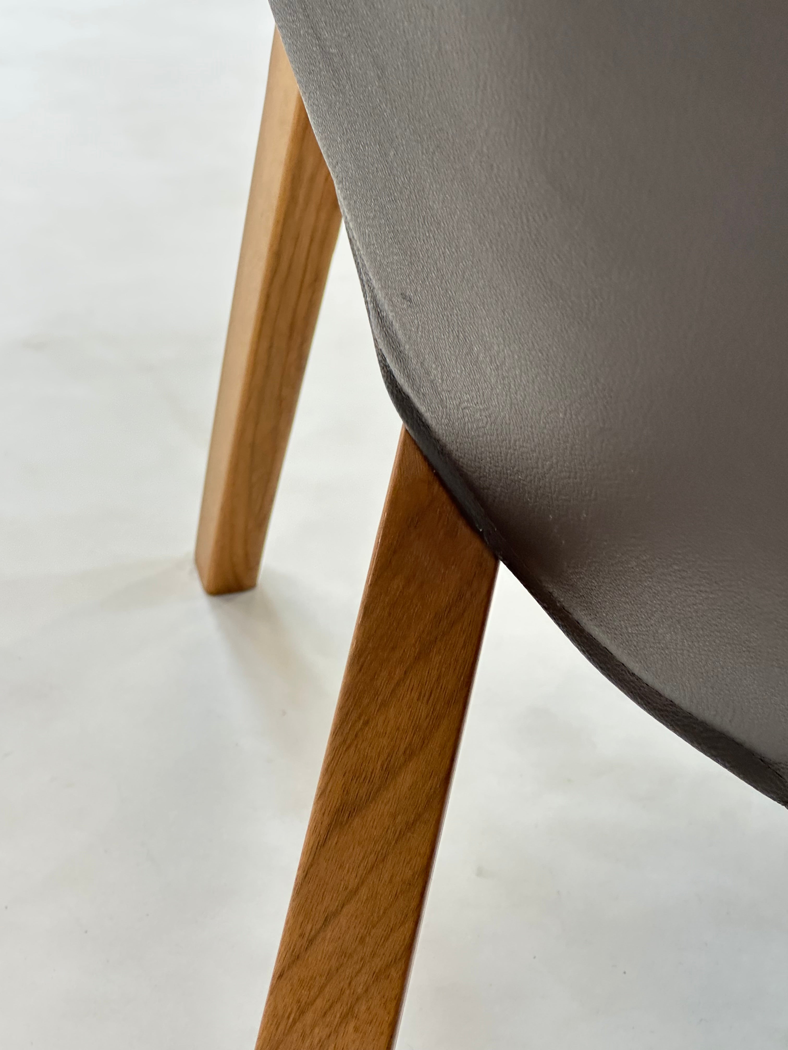 P22 Wingback Lounge Chair - Cassina
