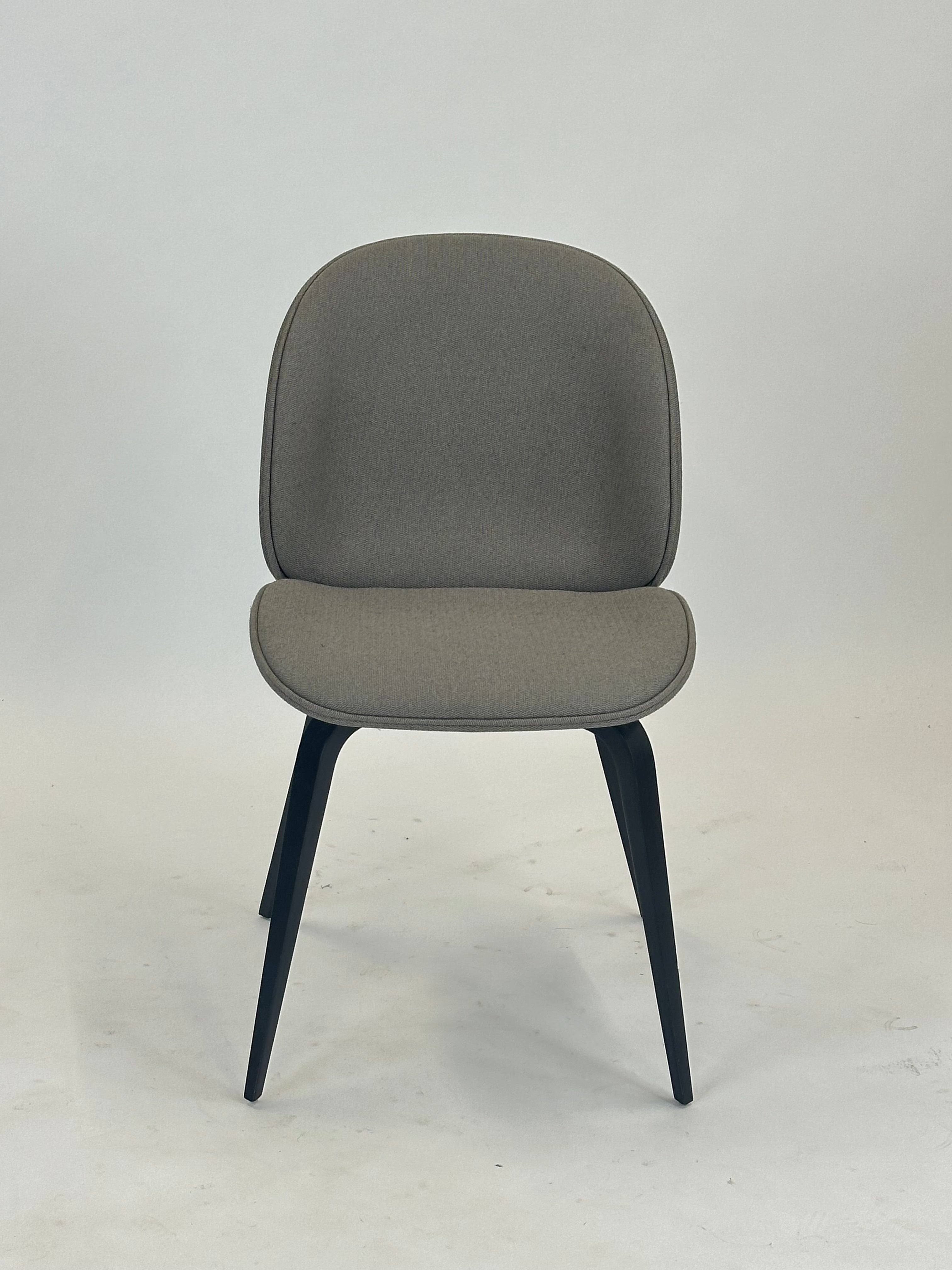 GUBI | Beetle Chair (Lysegrå)