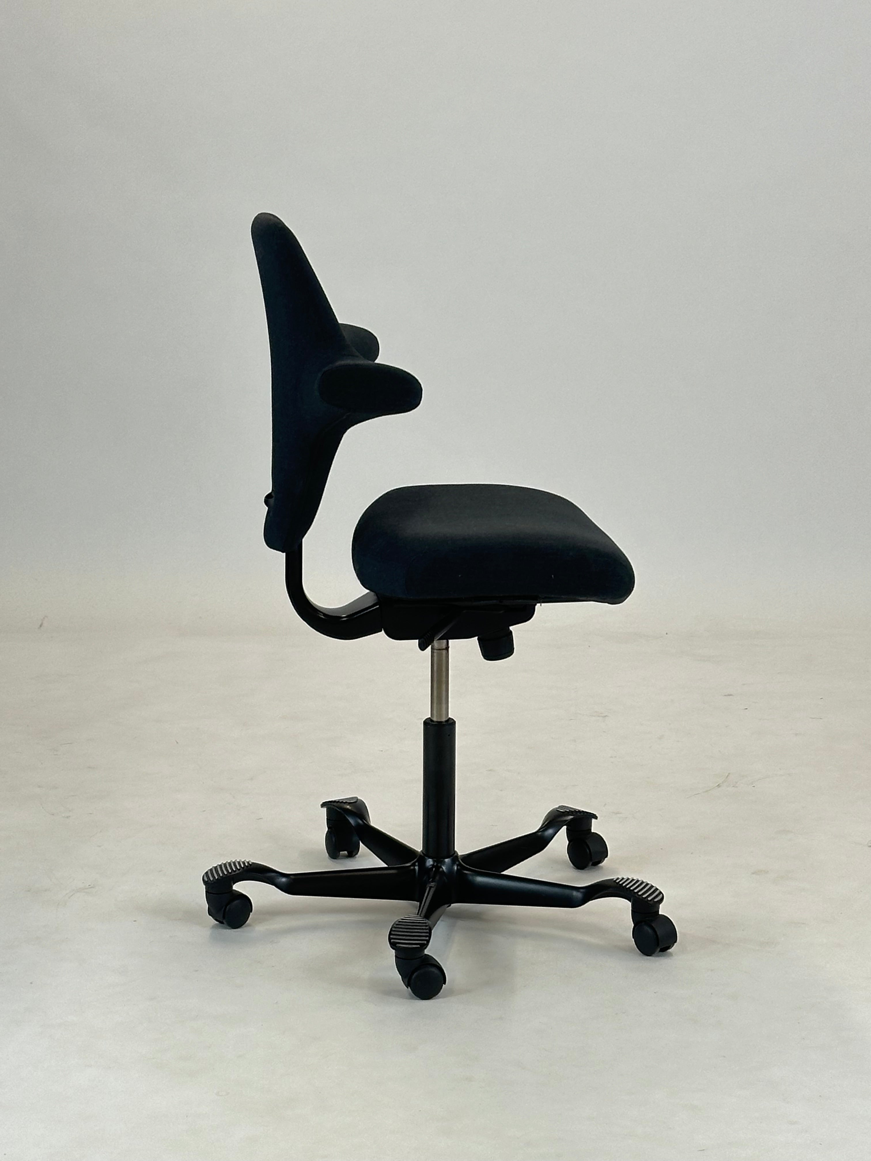 HÅG Capisco 8126 - 200mm (Mørkegrå)