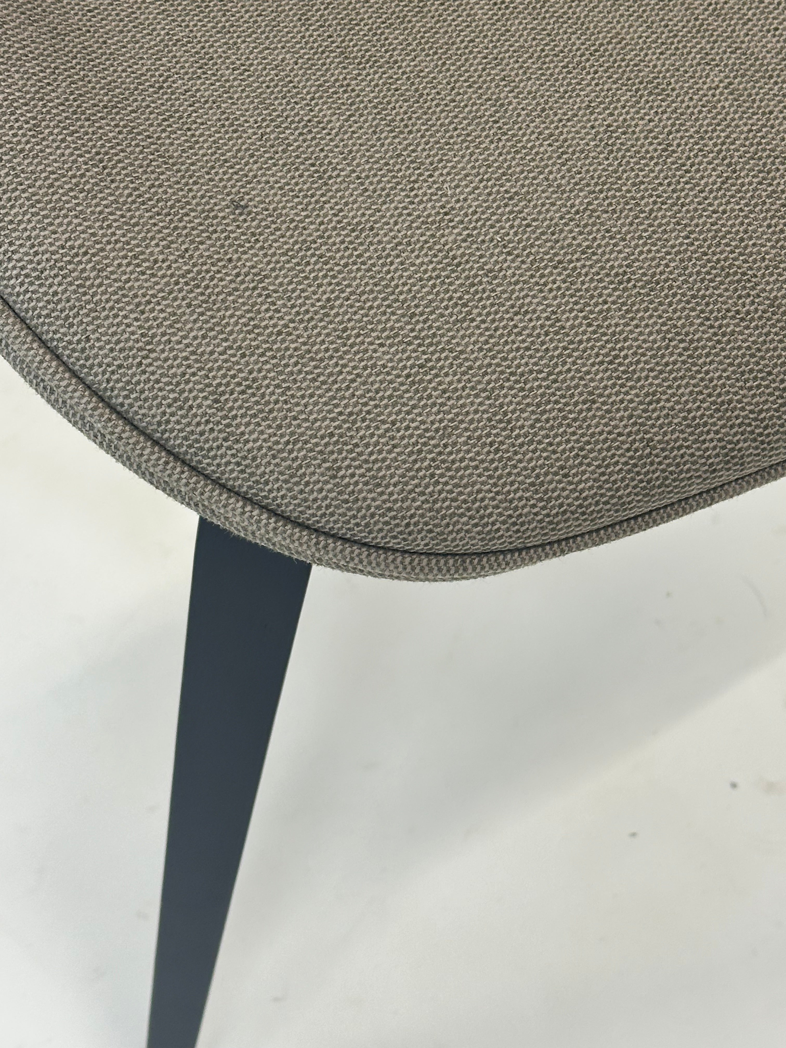 GUBI | Beetle Chair (Lysegrå)