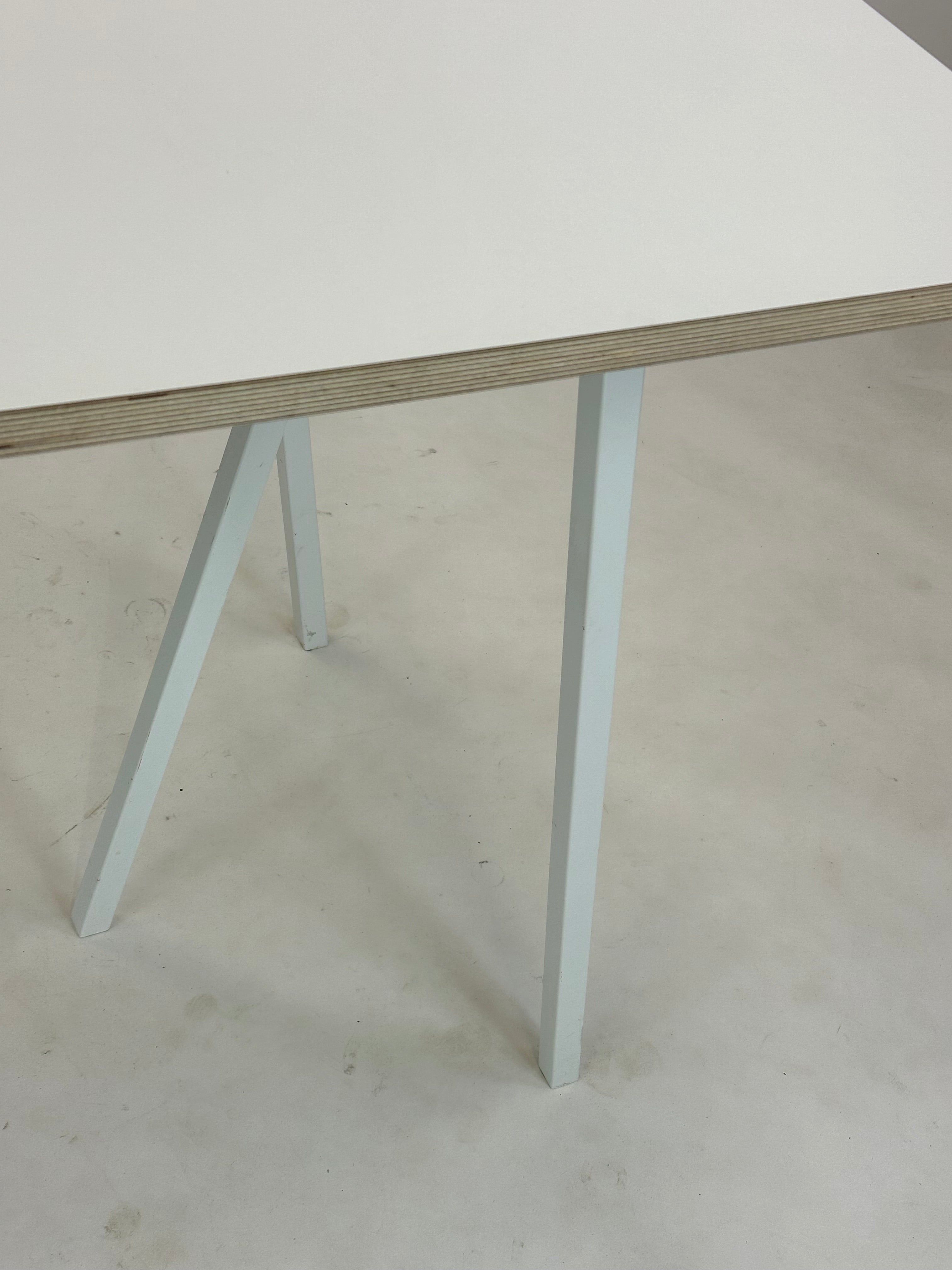 HAY Loop Stand Table