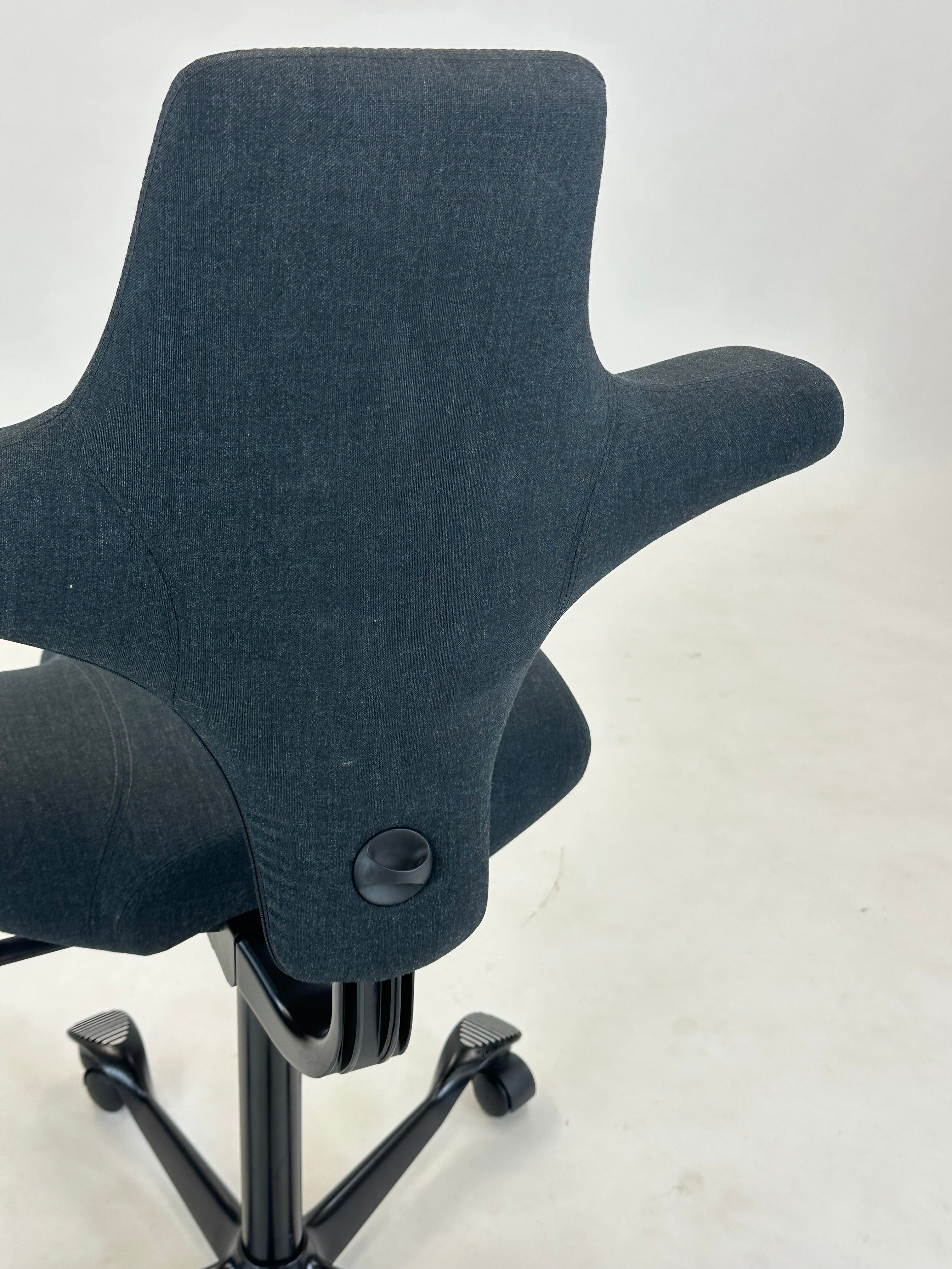 HÅG Capisco 8106 - 265 mm gaslift (Mørkegrå)