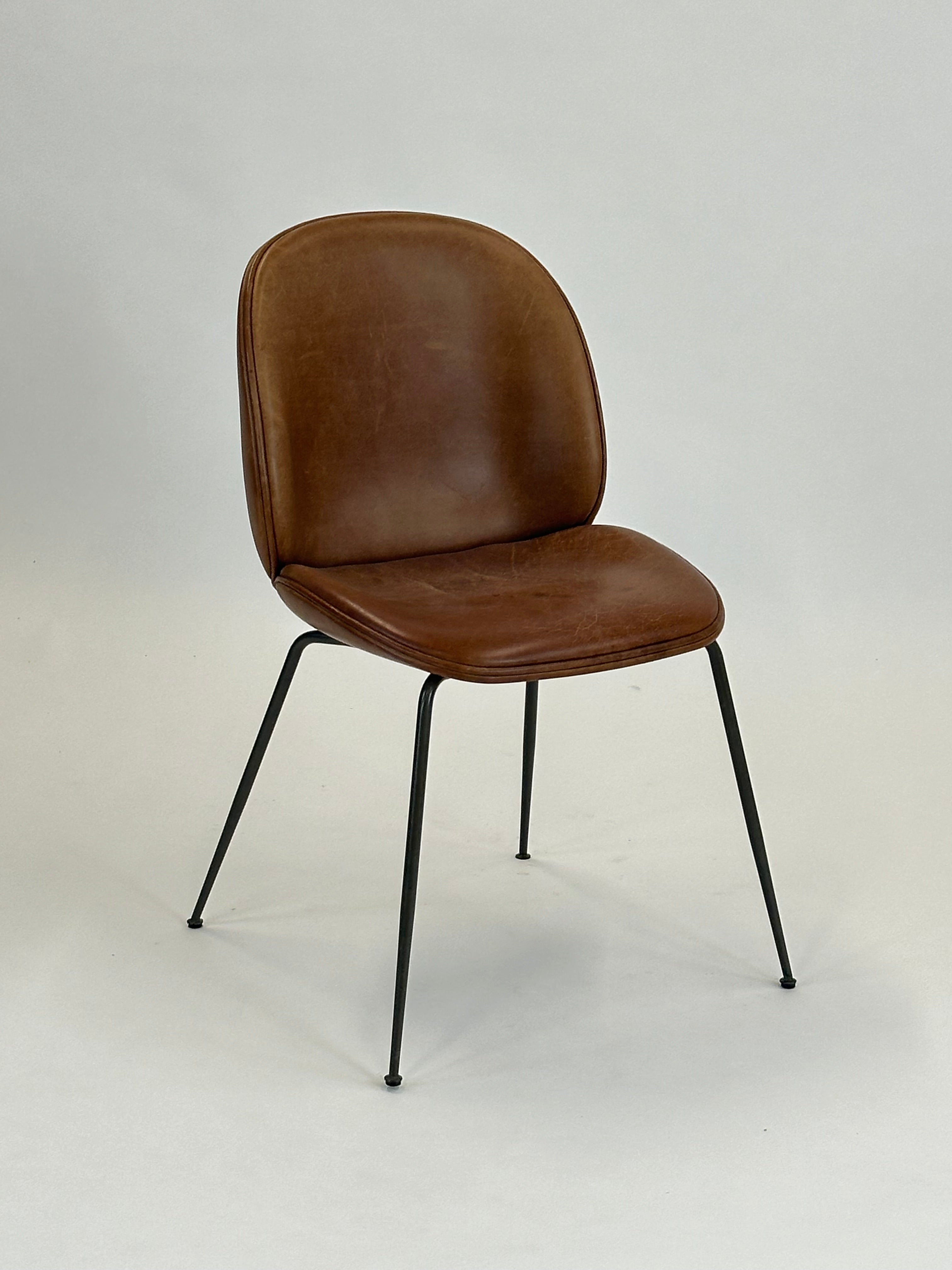 GUBI | Beetle Chair (Brun)