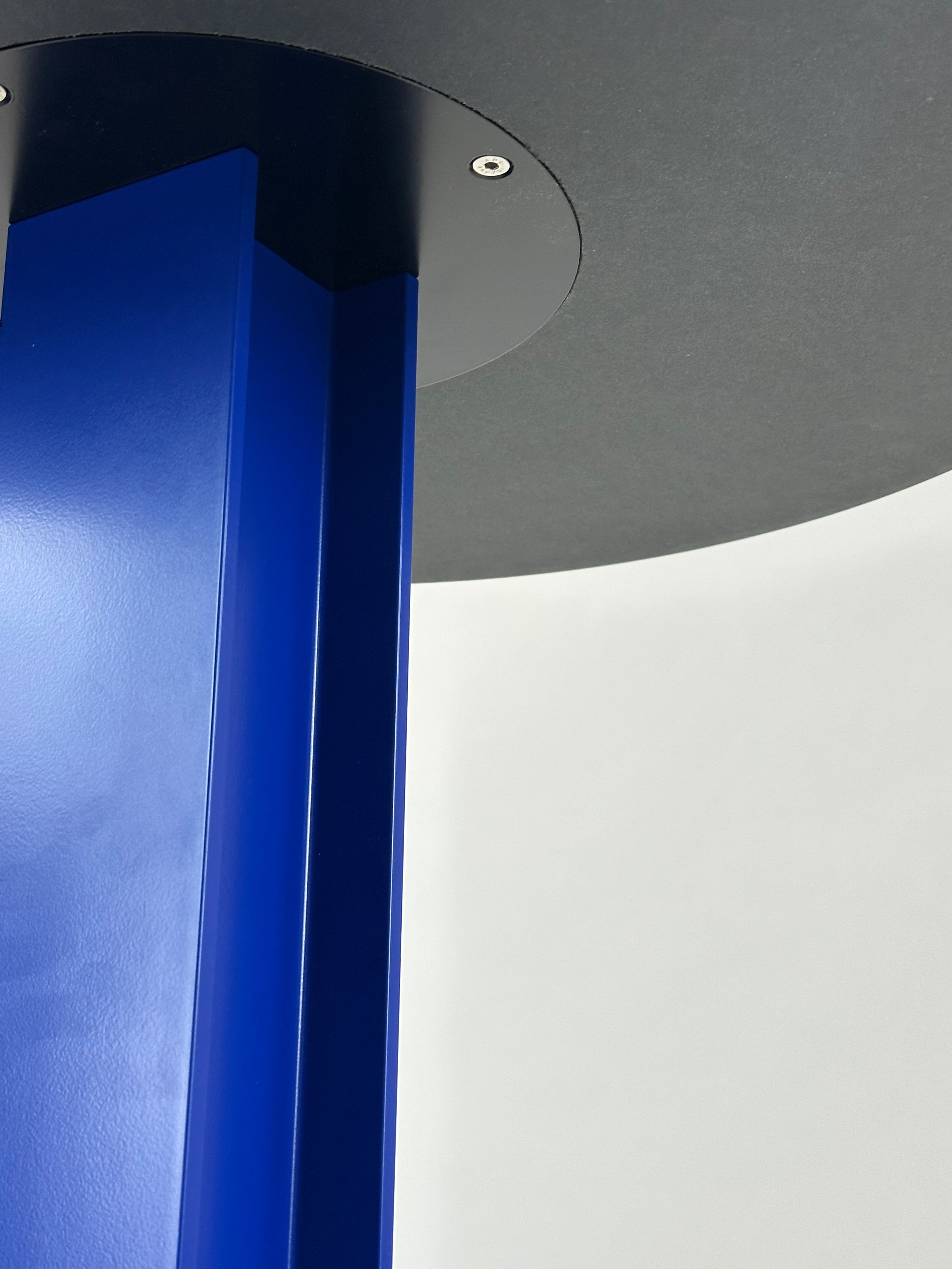 +Halle HEB 02 High Table