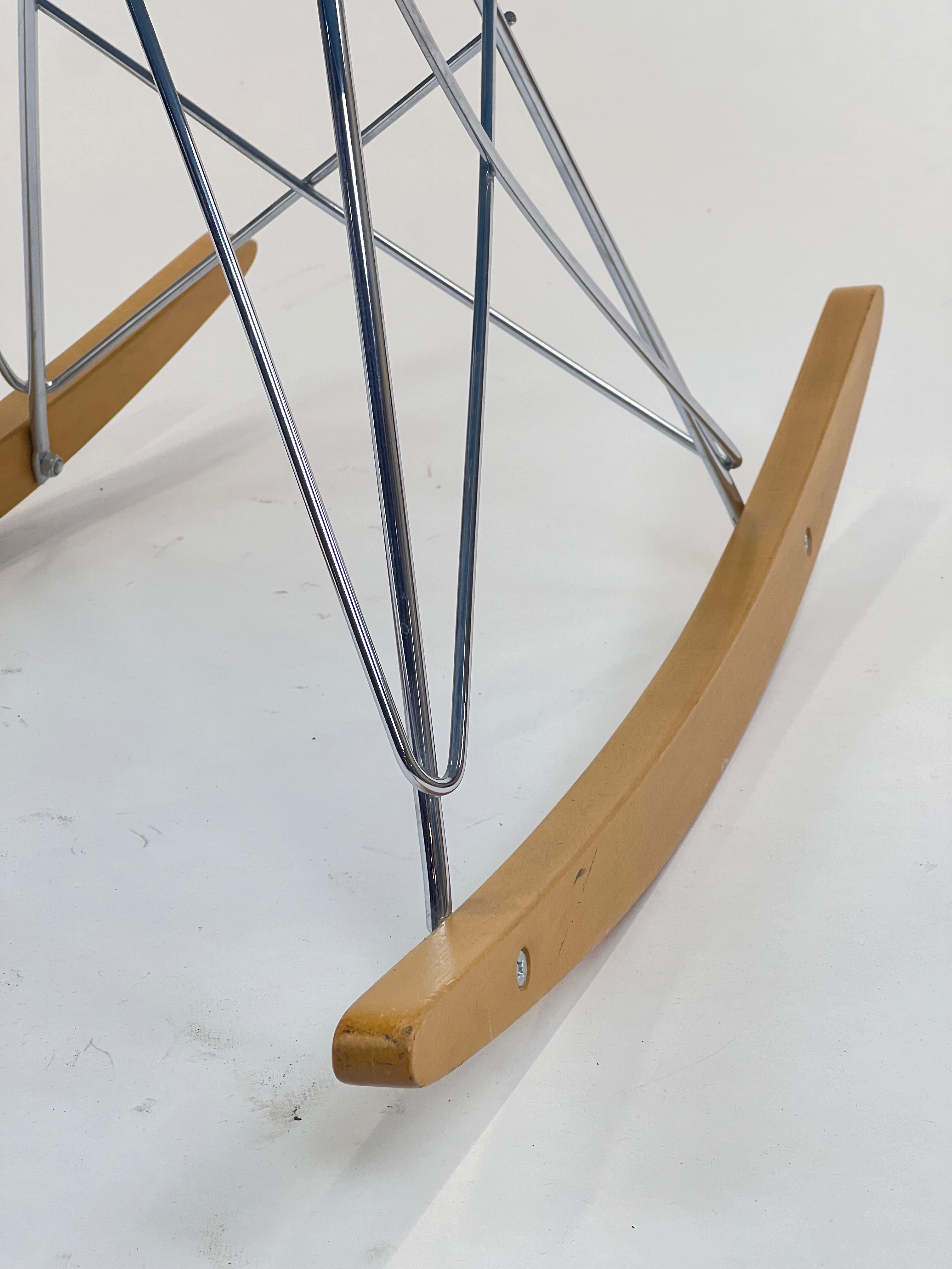 Sæt af to Vitra Eames Plastic Armchairs RAR