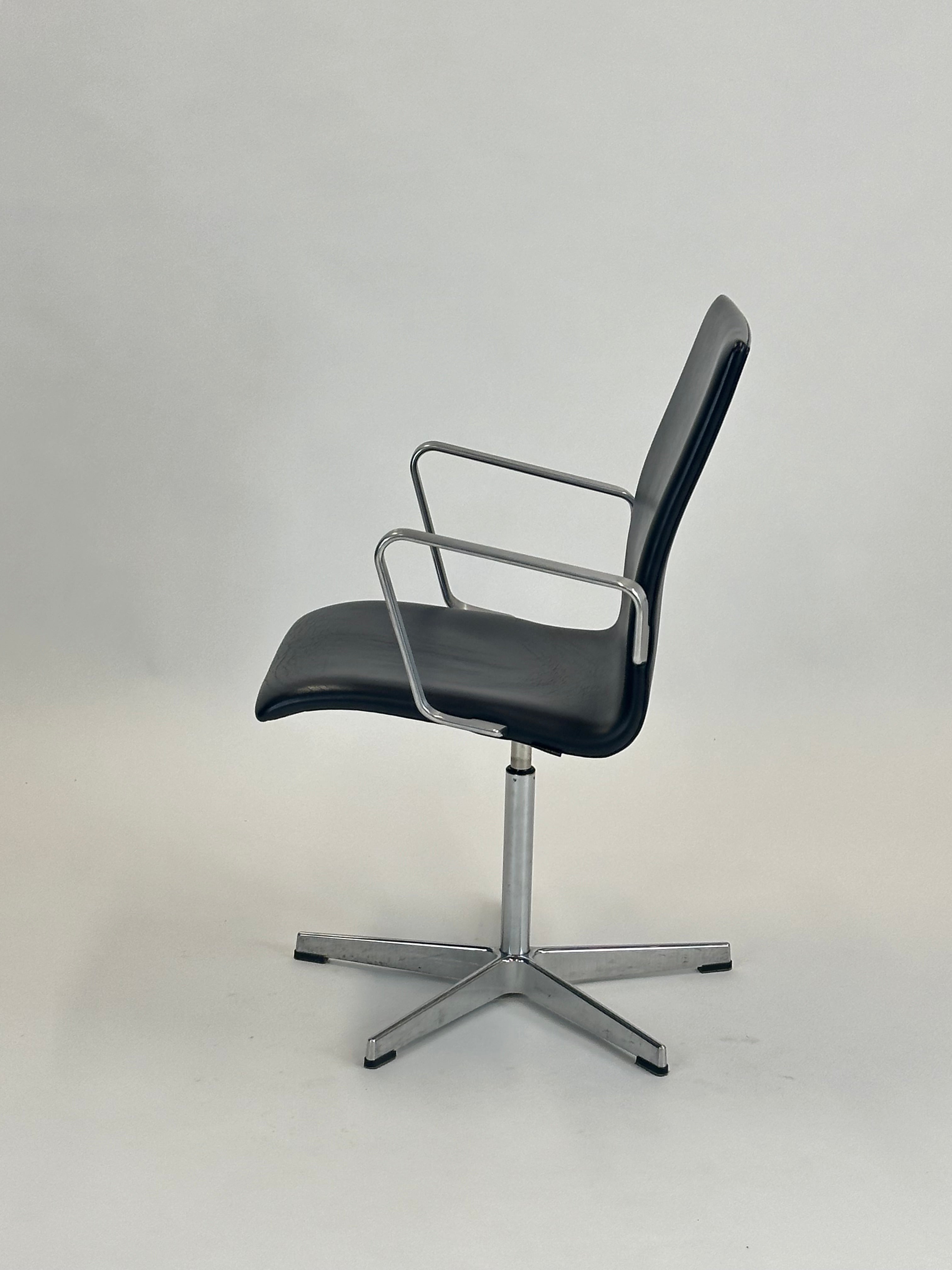 Oxford 3271T Mødestol - Fritz Hansen (Sort)