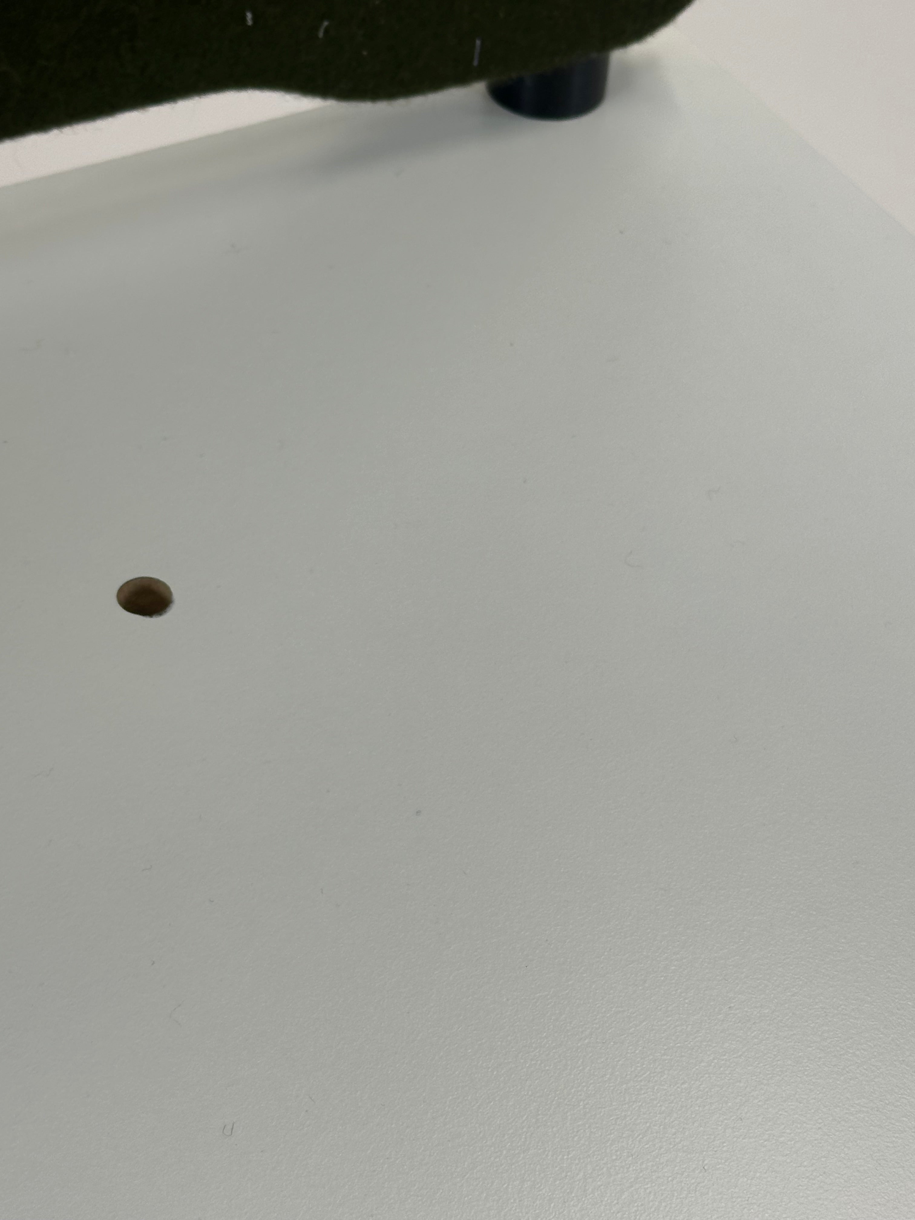 Hæve-/sænkebord 120x80 med mørkegrøn skærmvæg - Linak