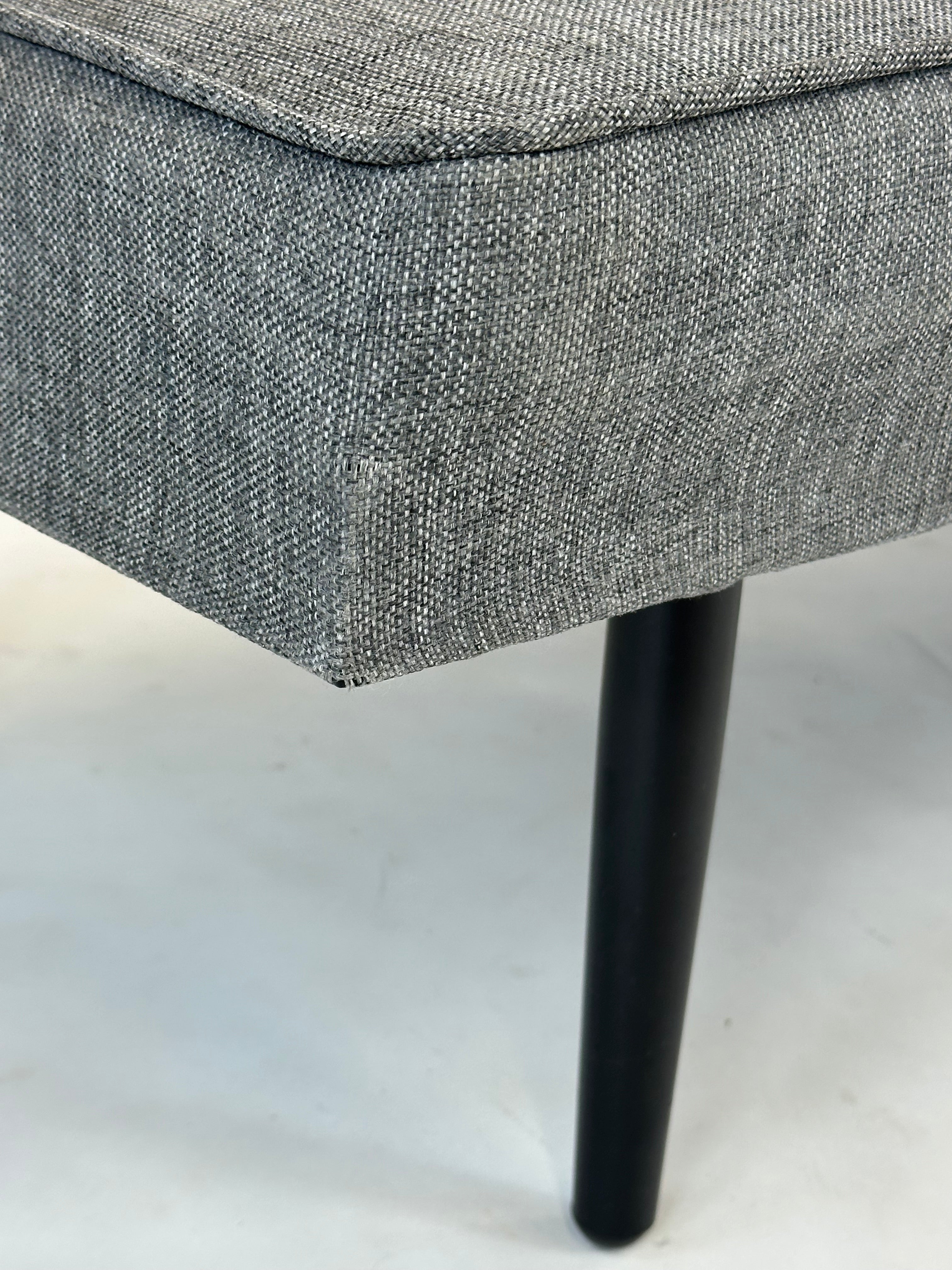 Moderne Briks med Cylinderpude