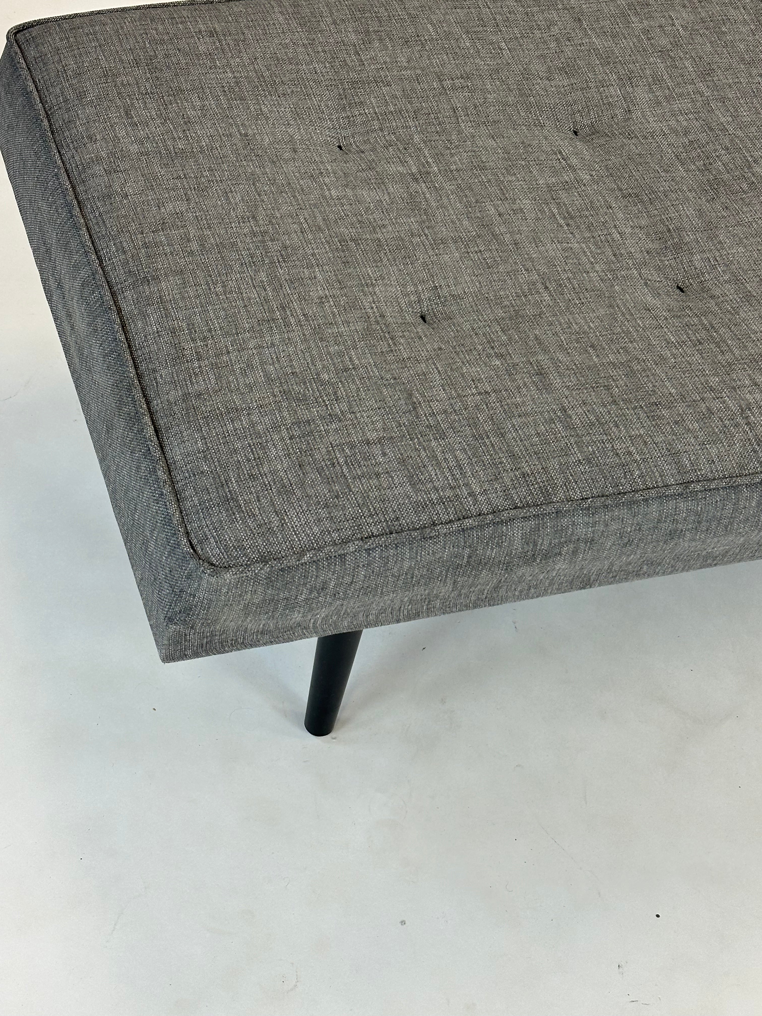 Moderne Briks med Cylinderpude