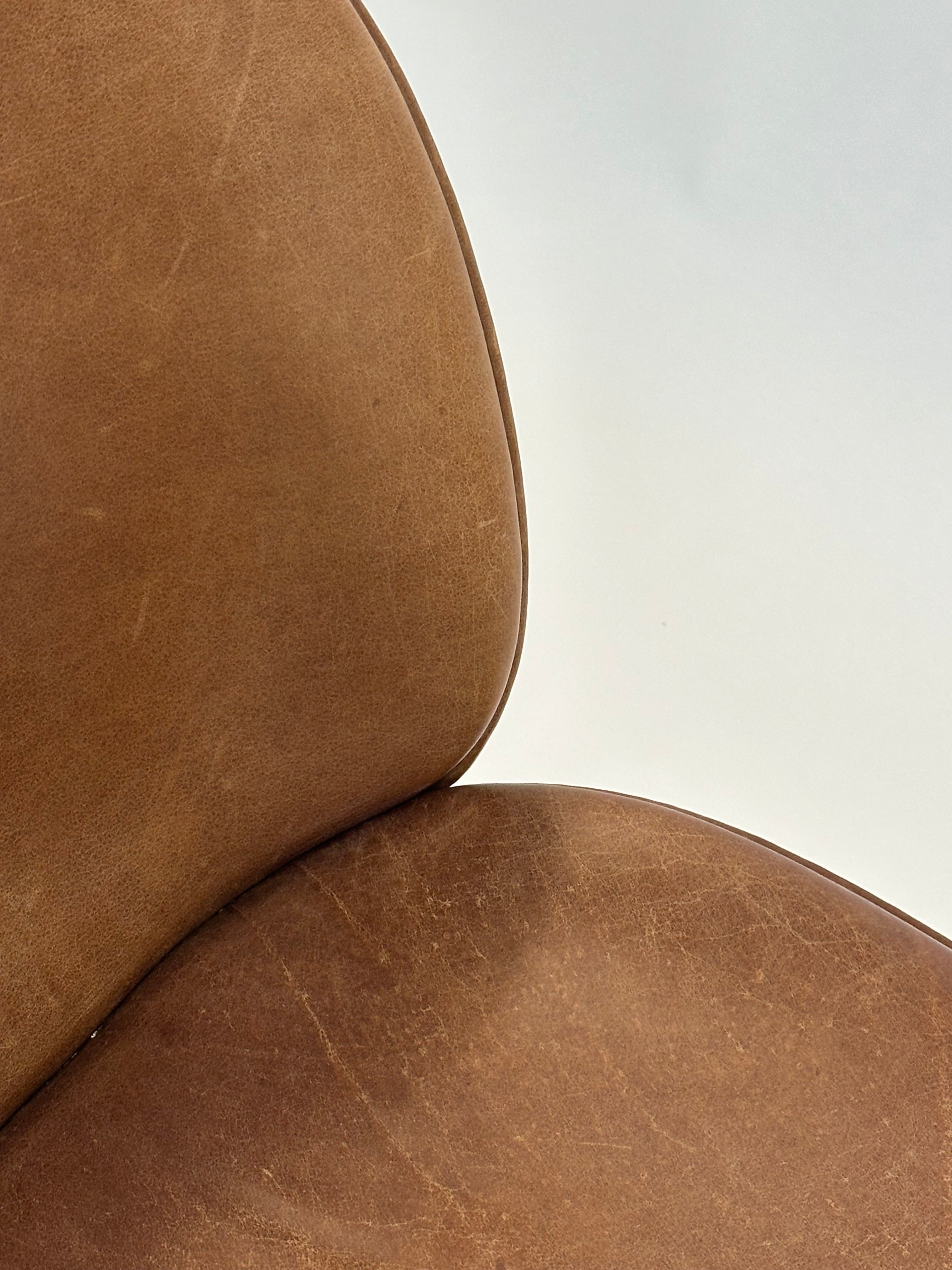 GUBI | Beetle Chair (Brun)