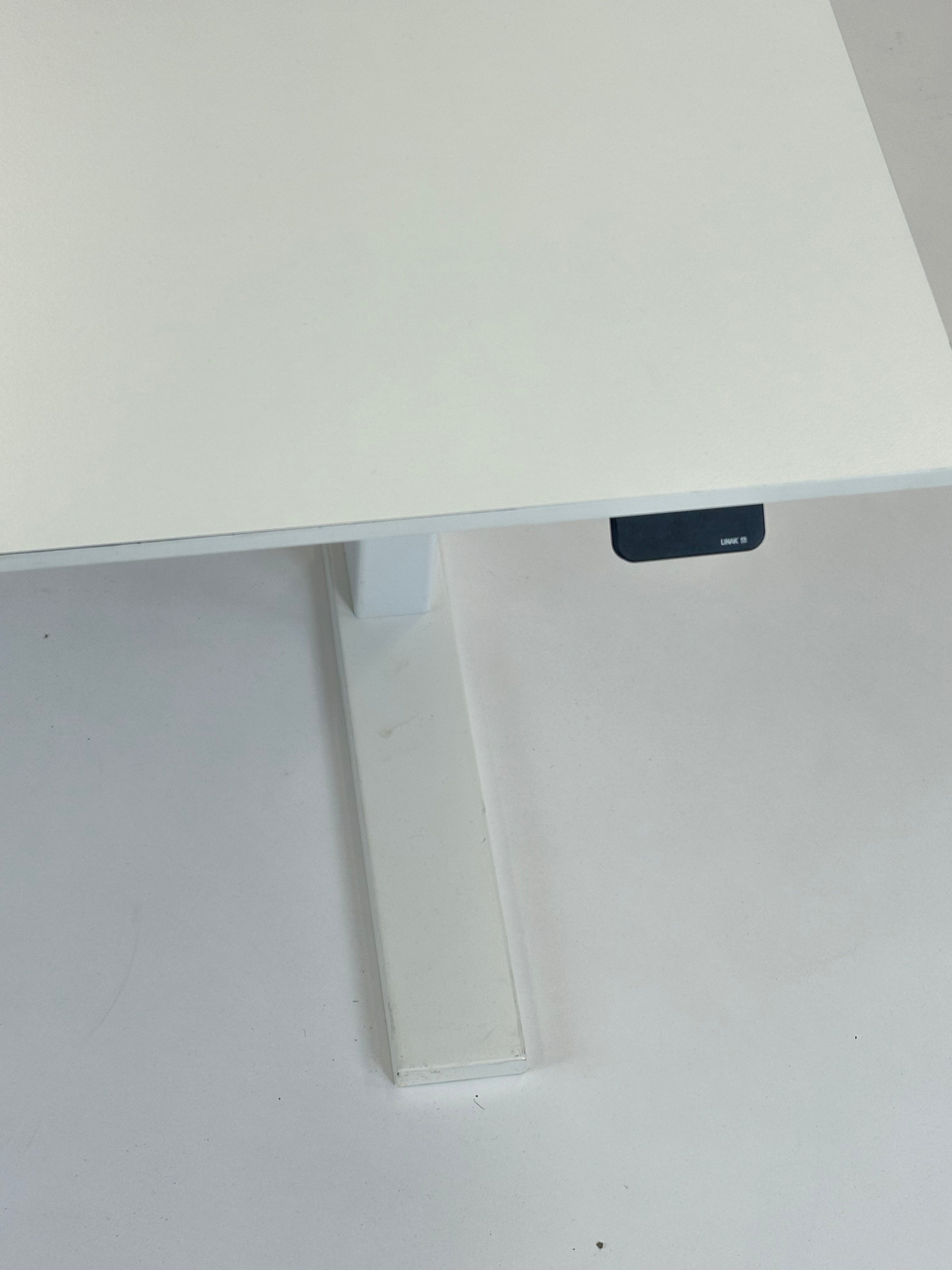 Hæve-/sænkebord 120x80 med mørkegrøn skærmvæg - Linak
