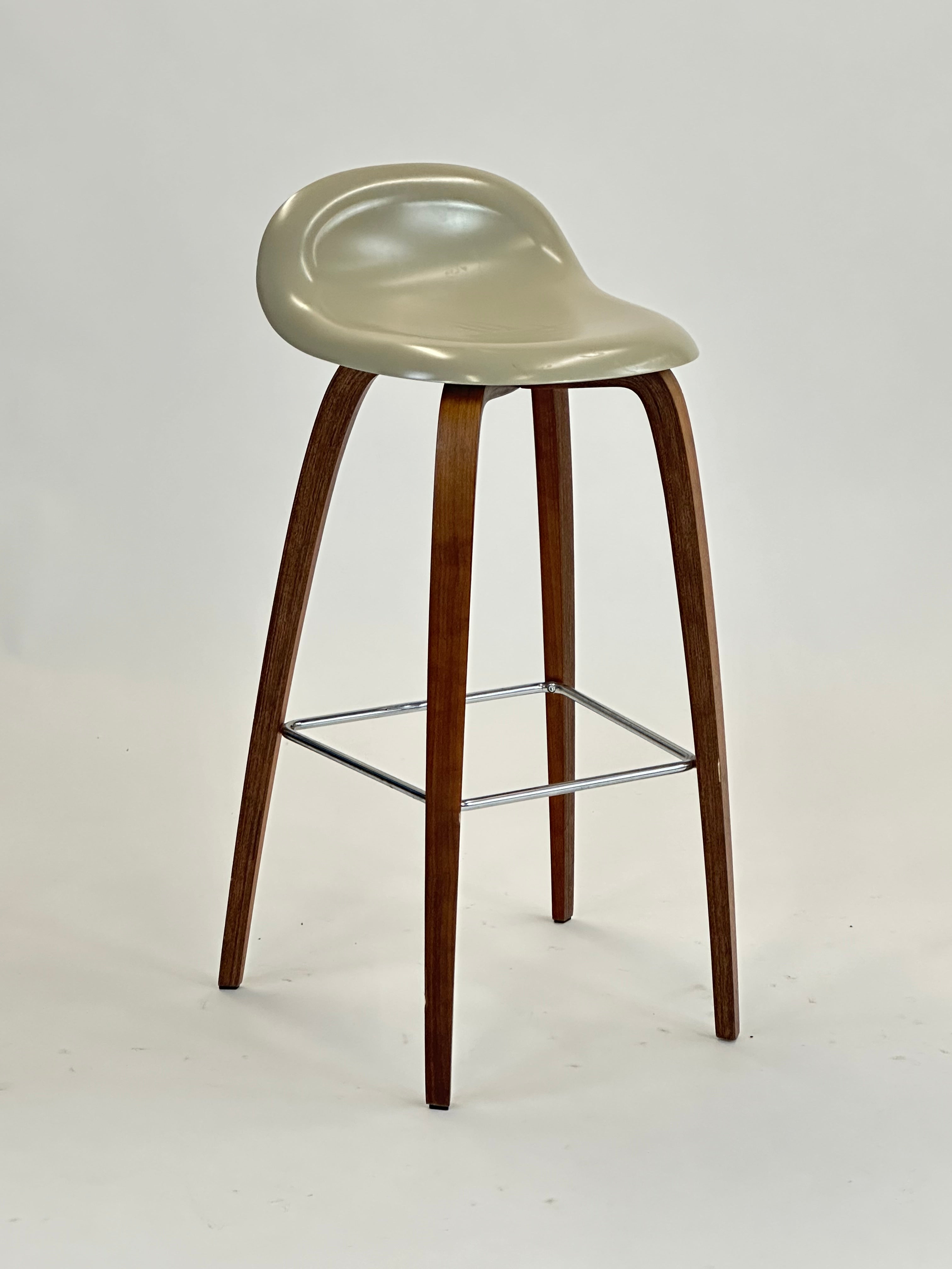 GUBI | 3D Bar Stool (Lysegrå)