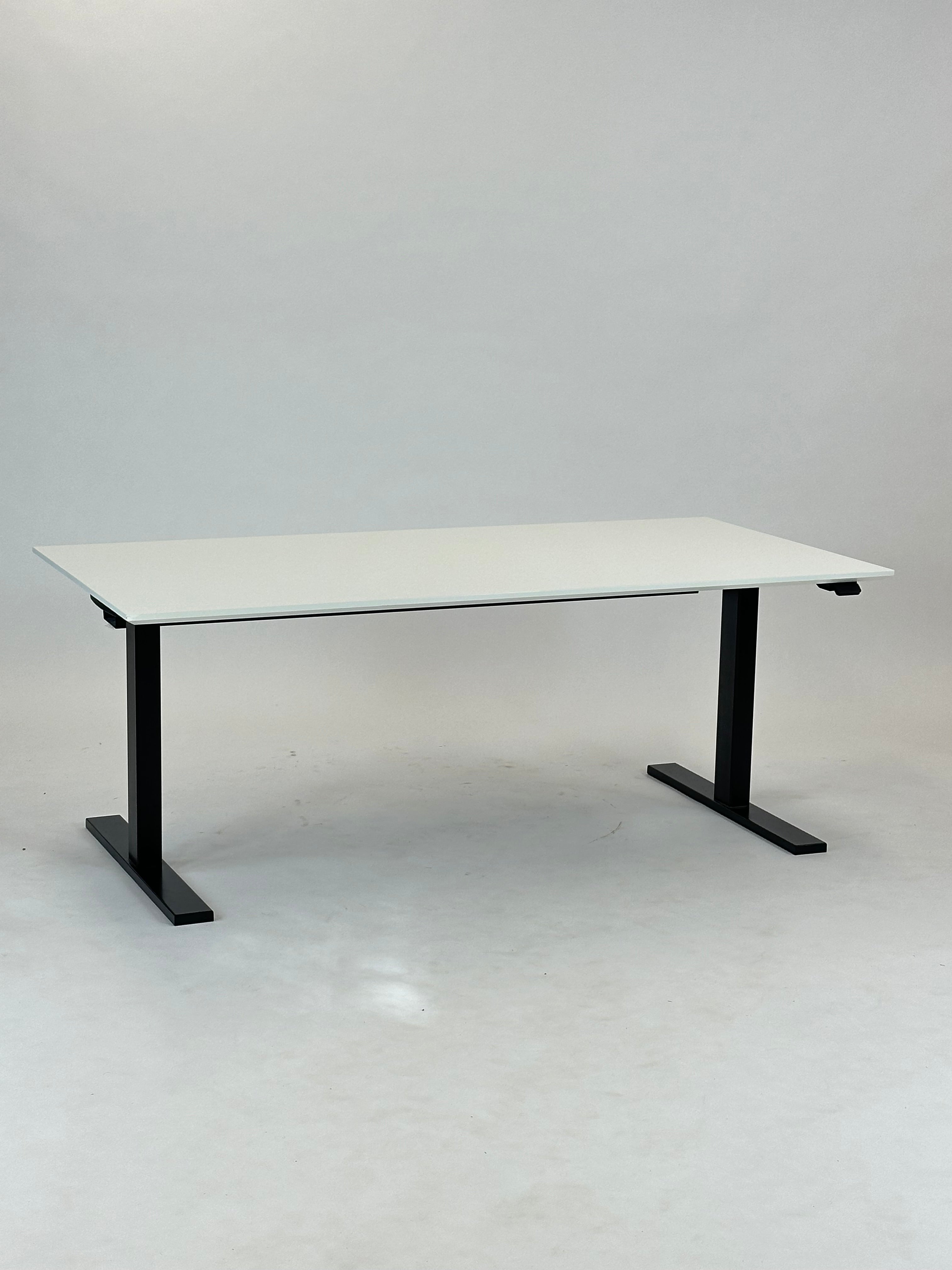 Hæve-/sænkebord 160x80 (m. faset kant) - Linak