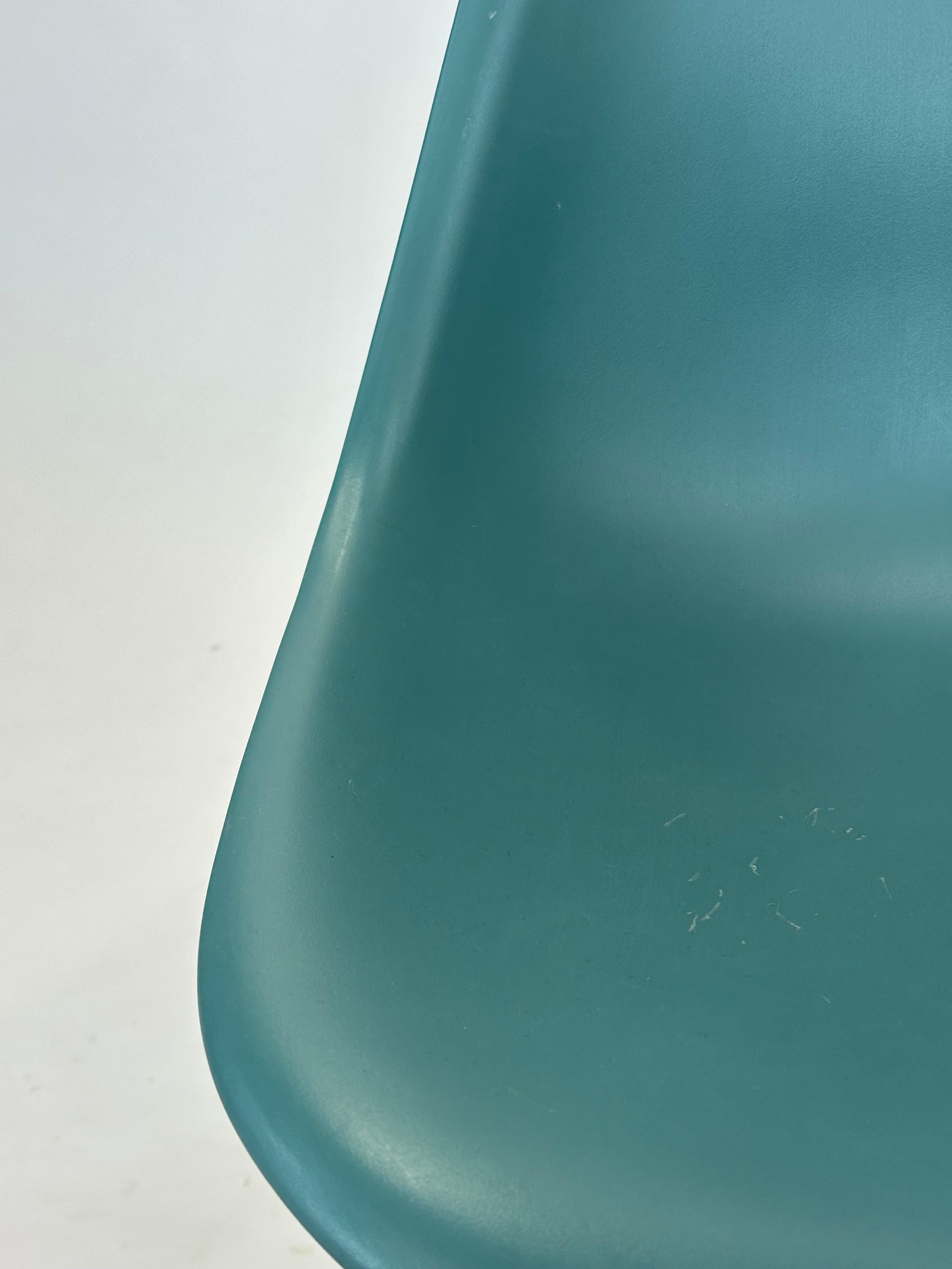 Sæt af Vitra Eames DSW Stole (Sea blue)
