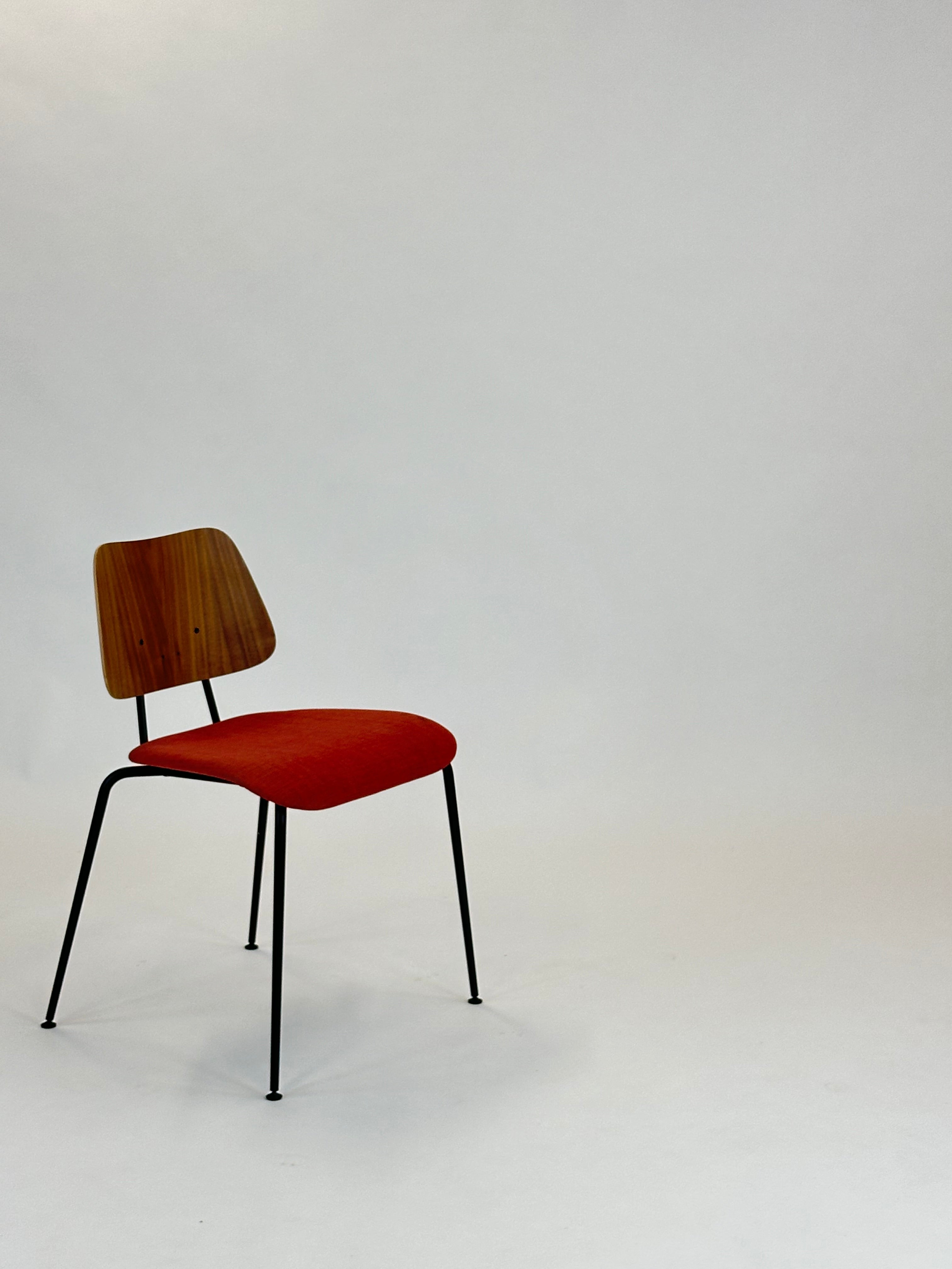 Labofa | Heritage 11.1 Stabelstol (Rød)