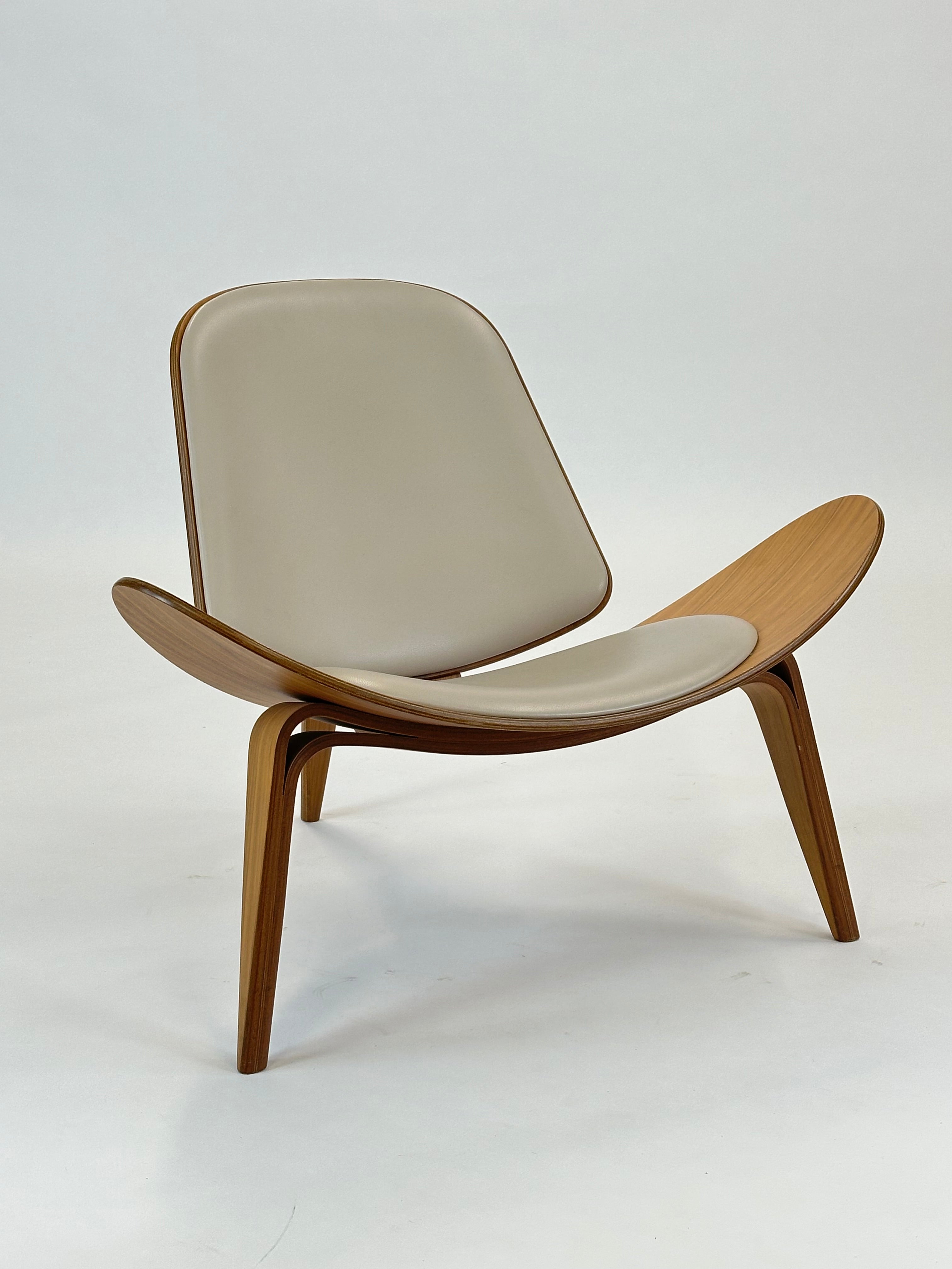 Carl Hansen & Søn | CH07 - Skalstolen
