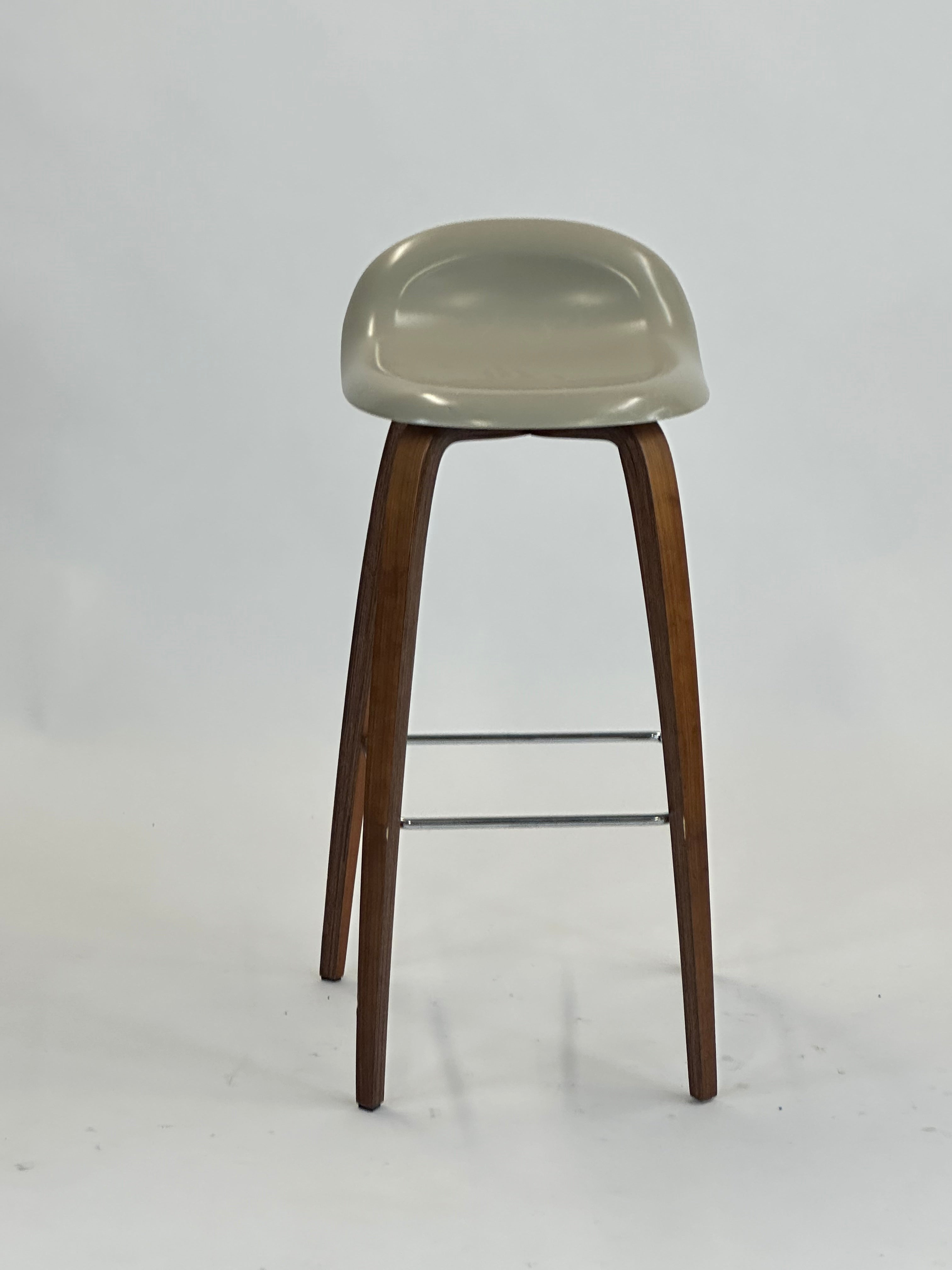 GUBI | 3D Bar Stool (Lysegrå)