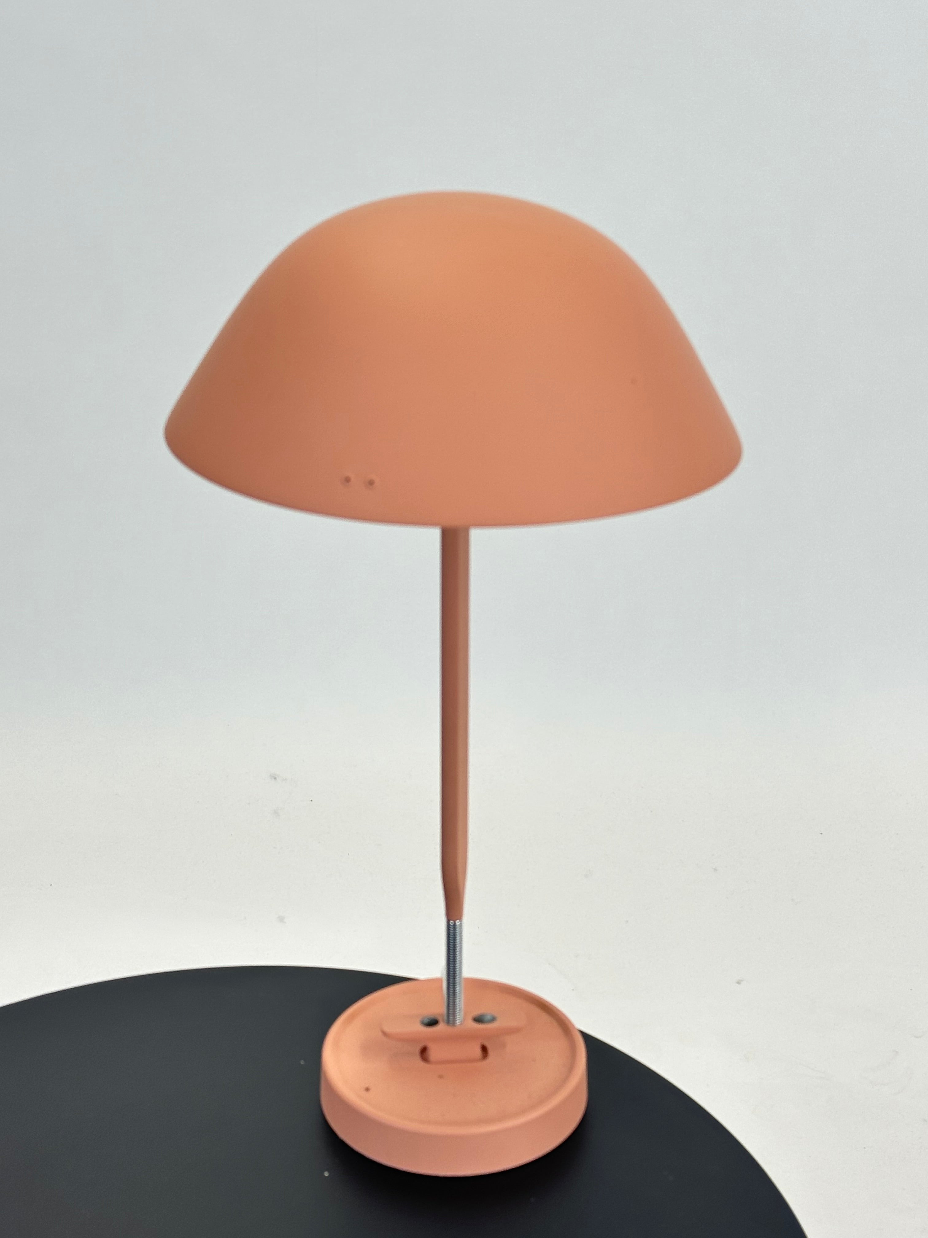 w103 Sempé b bordlampe fra Wästberg