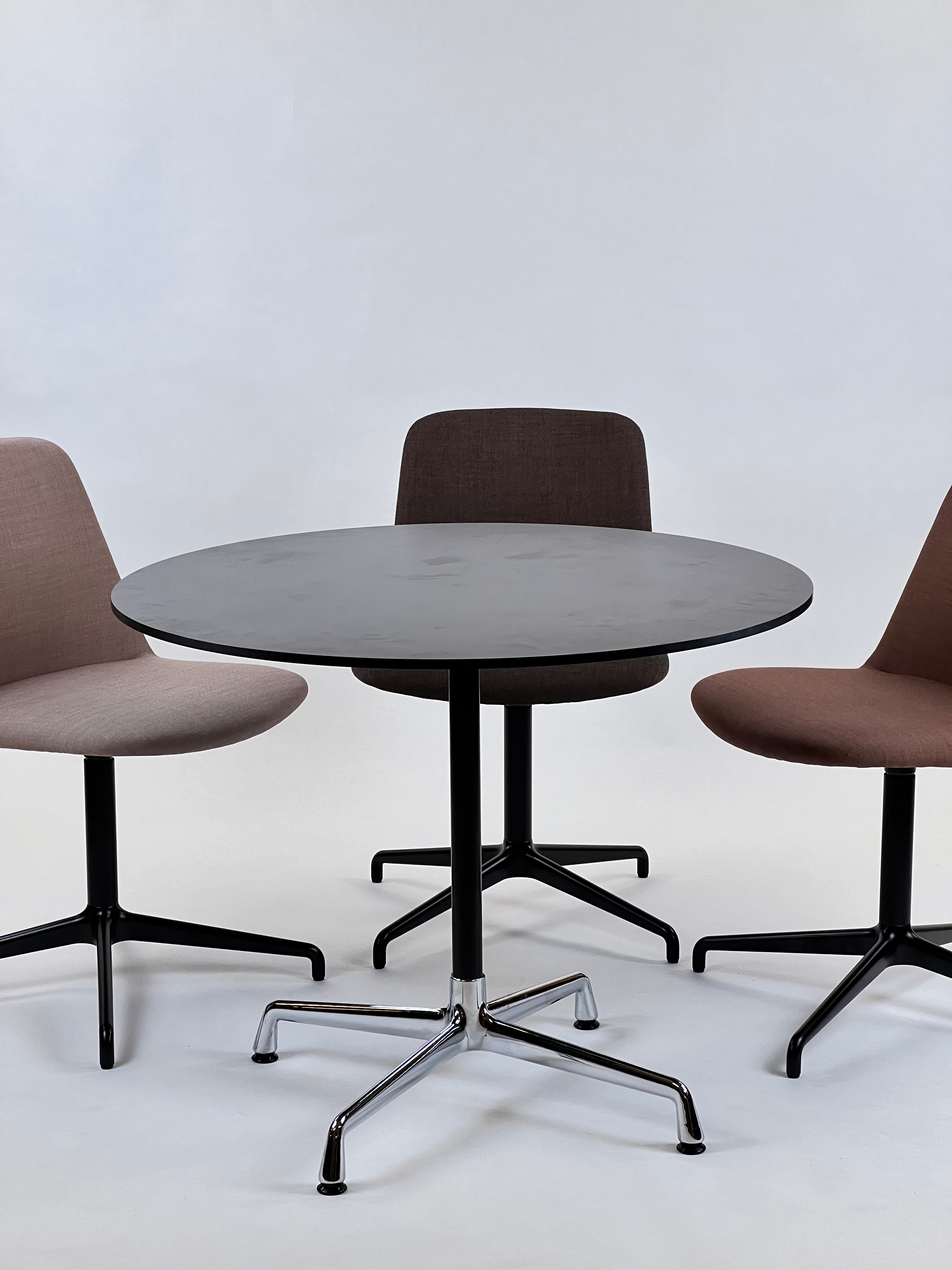 Vitra Charles Eames Café/mødebord ø90