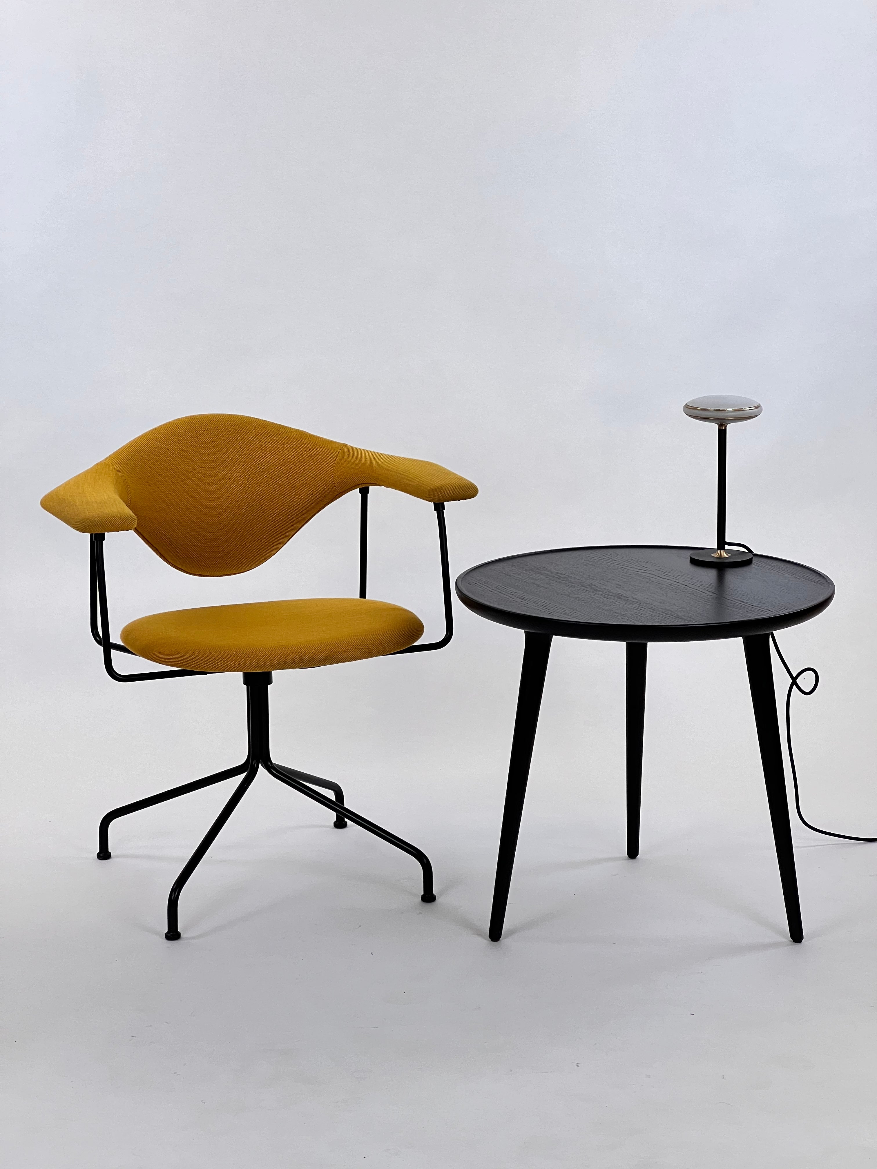 GUBI | Masculo Meeting Chair