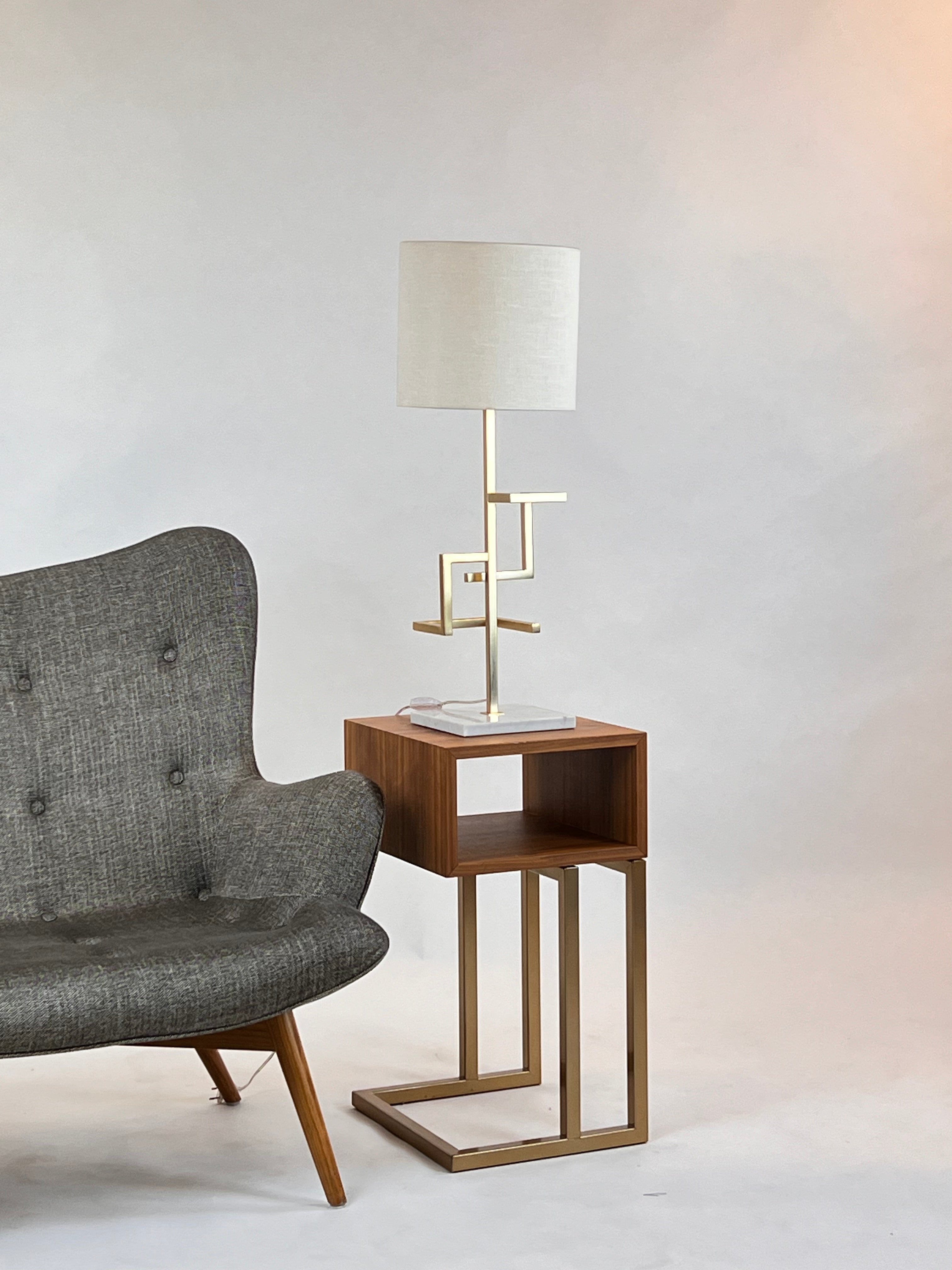 Træ- og metal-sidetable