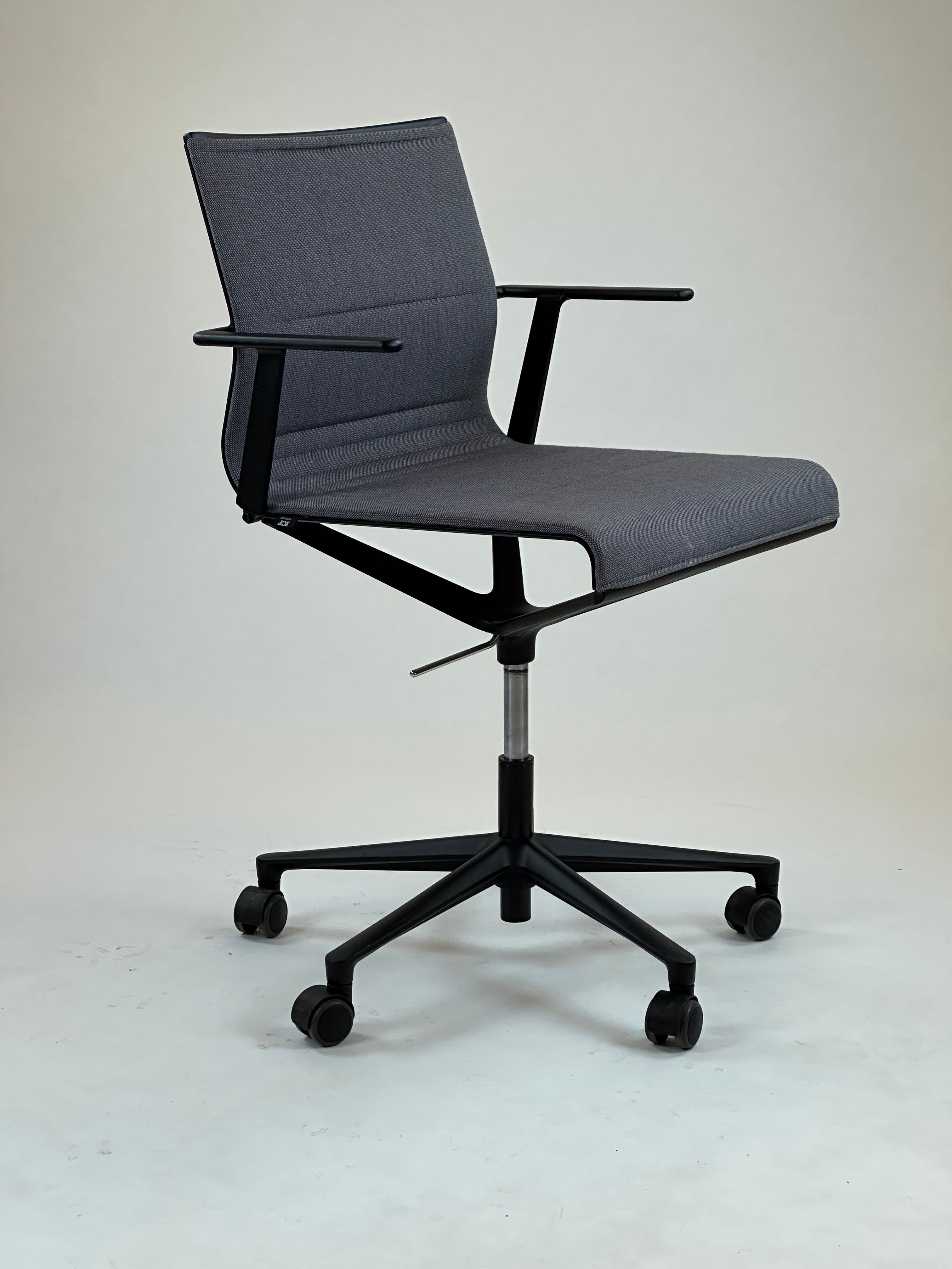 ICF Stick Swivel konferencestol med gaslift – grå/sort